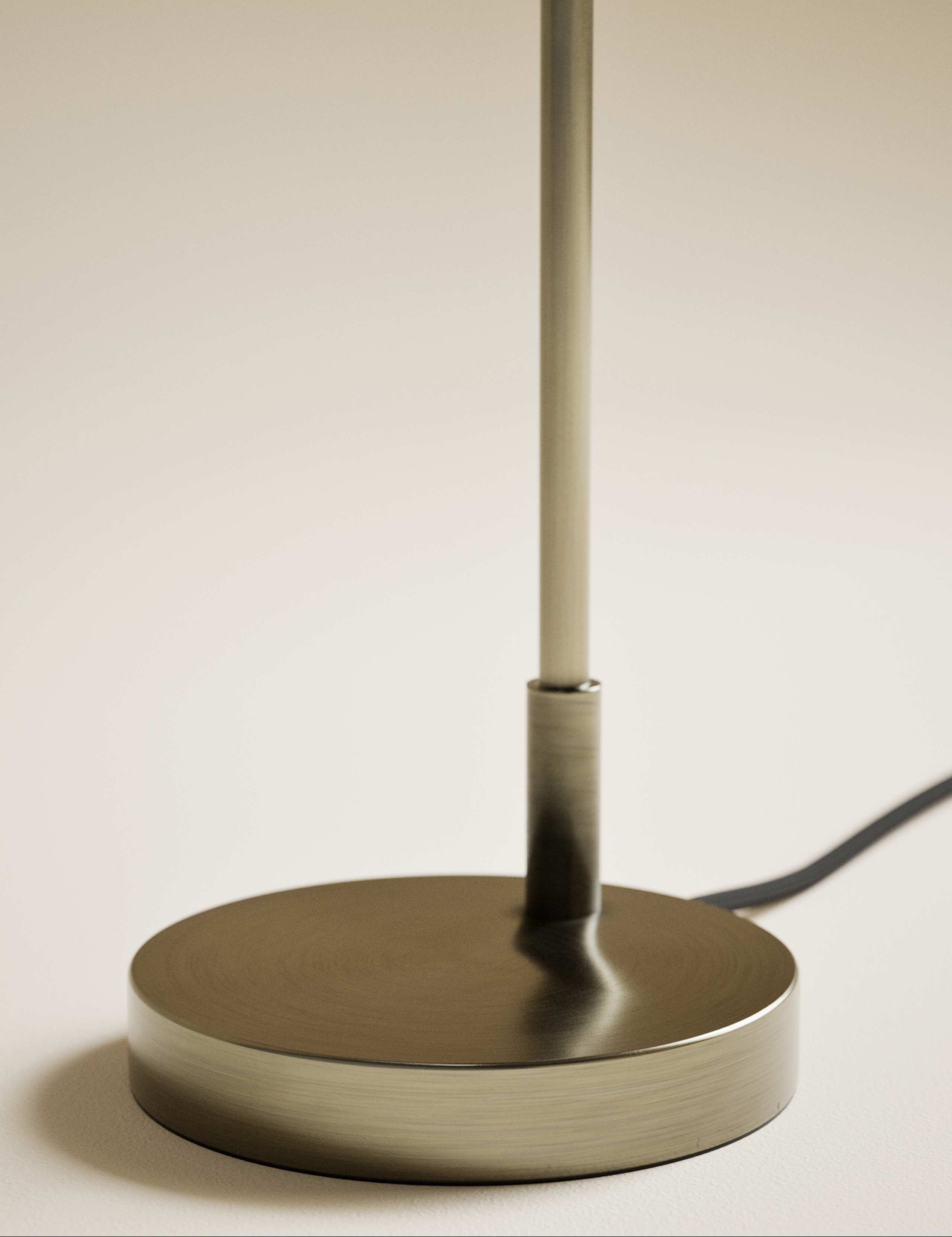Florence Table Lamp 4 of 5