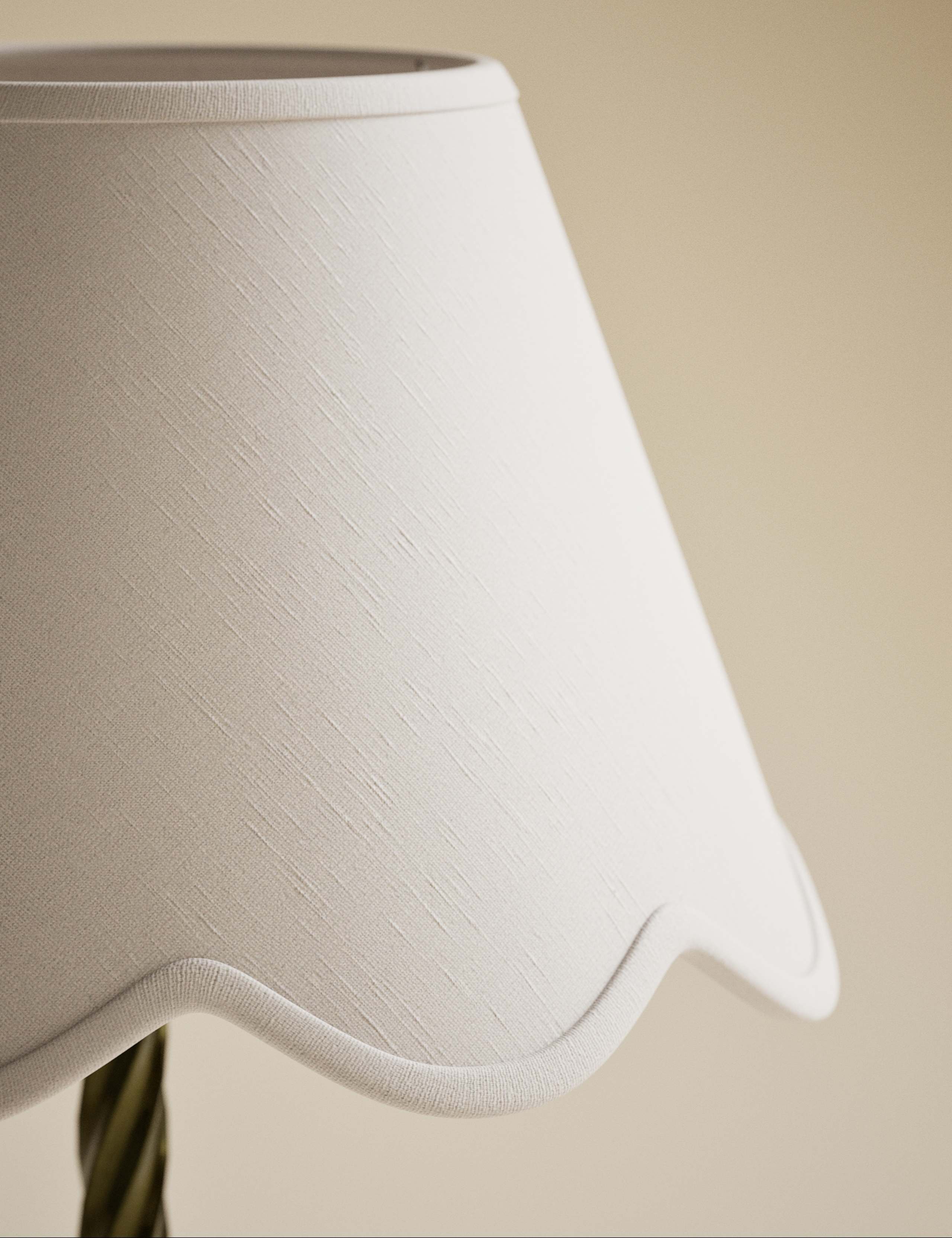 Scallop Trim Lamp Shade 4 of 4