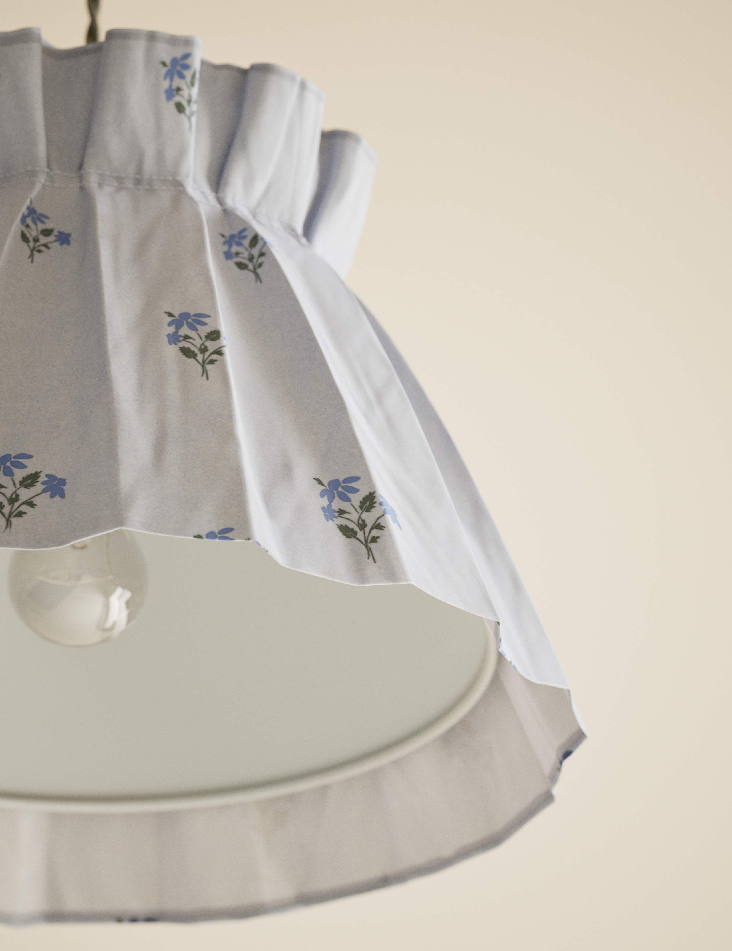 Floral Pleated Shade 4 of 6
