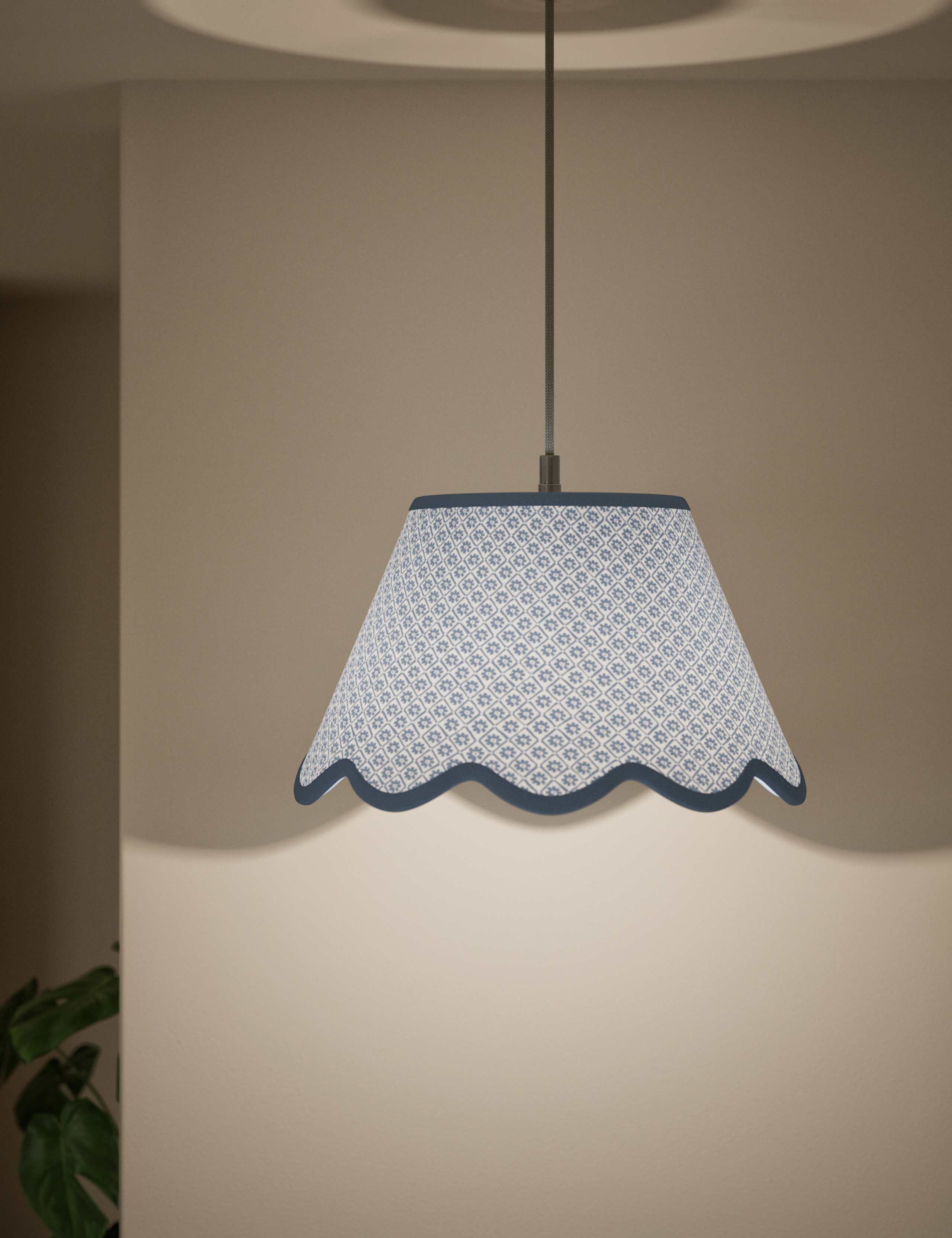 Printed Scallop Trim Large Lamp Shade 2 of 5