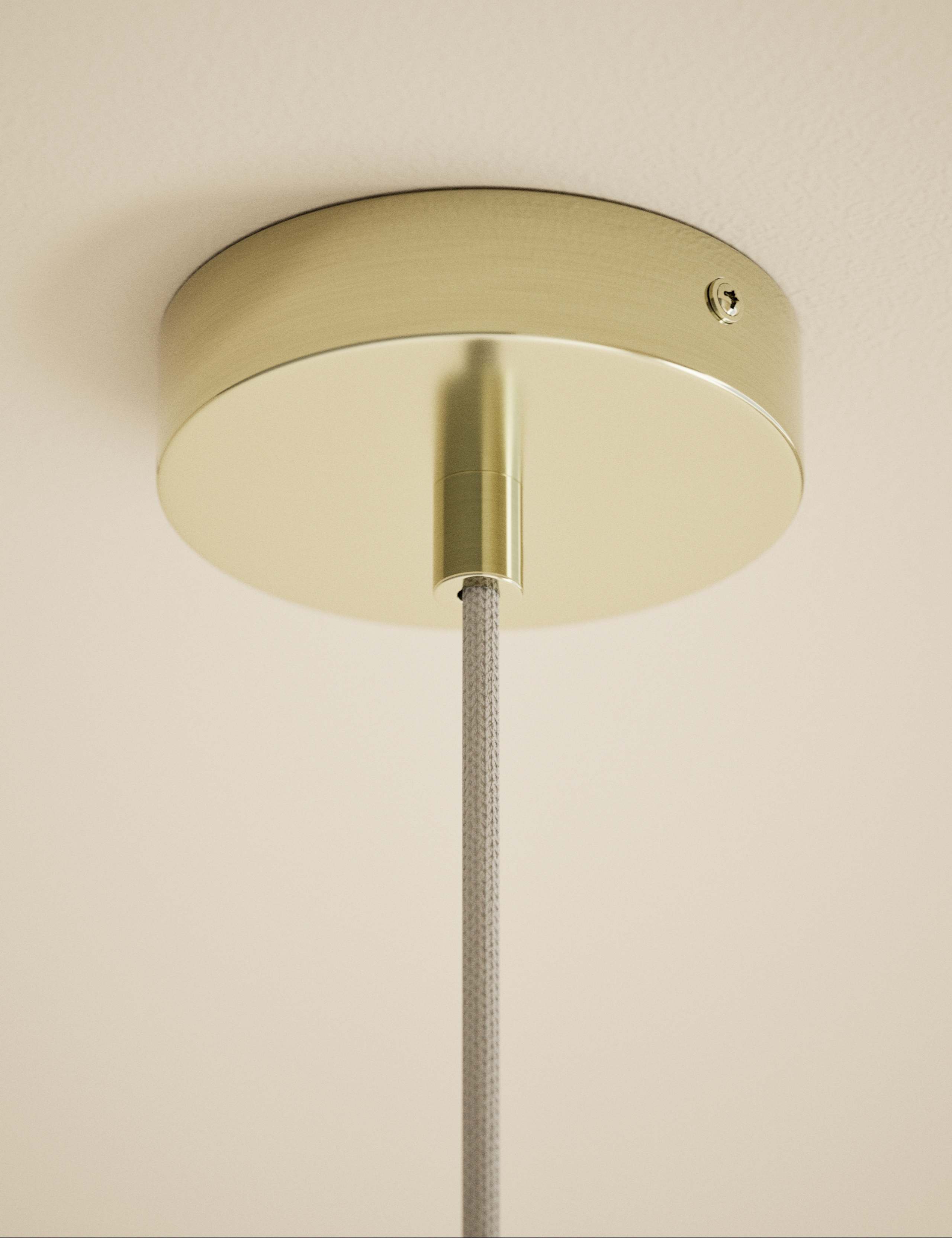 Ceramic Scallop Petal Easy Fit Shade 4 of 5