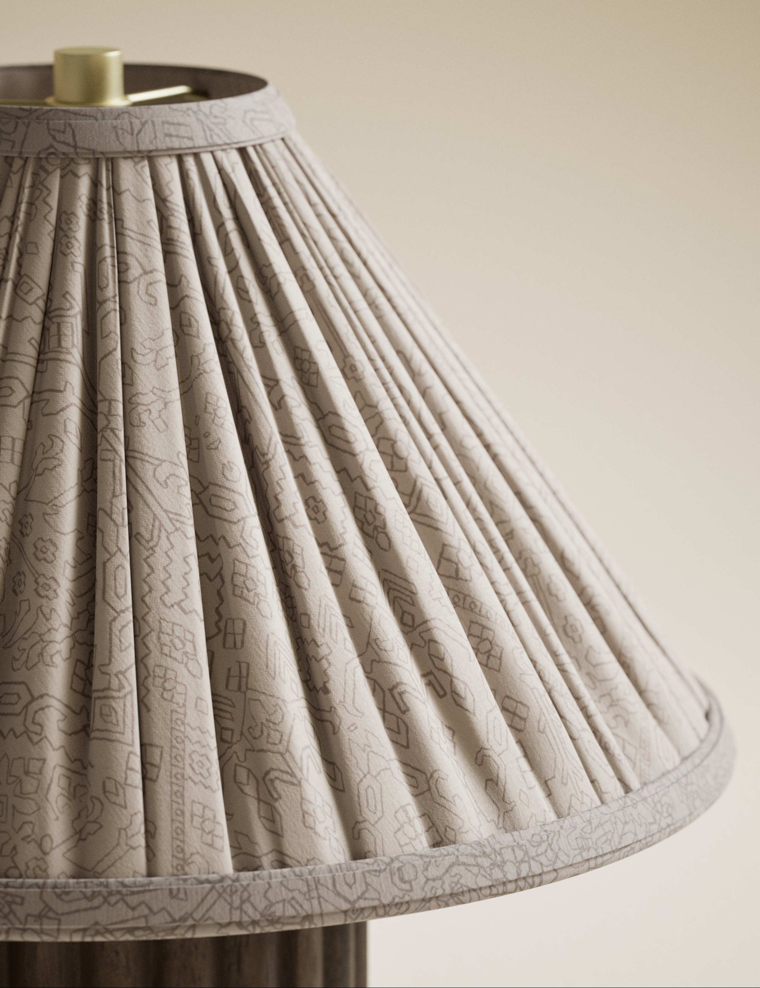 Wood Ribbed Round Table Lamp 6 of 6