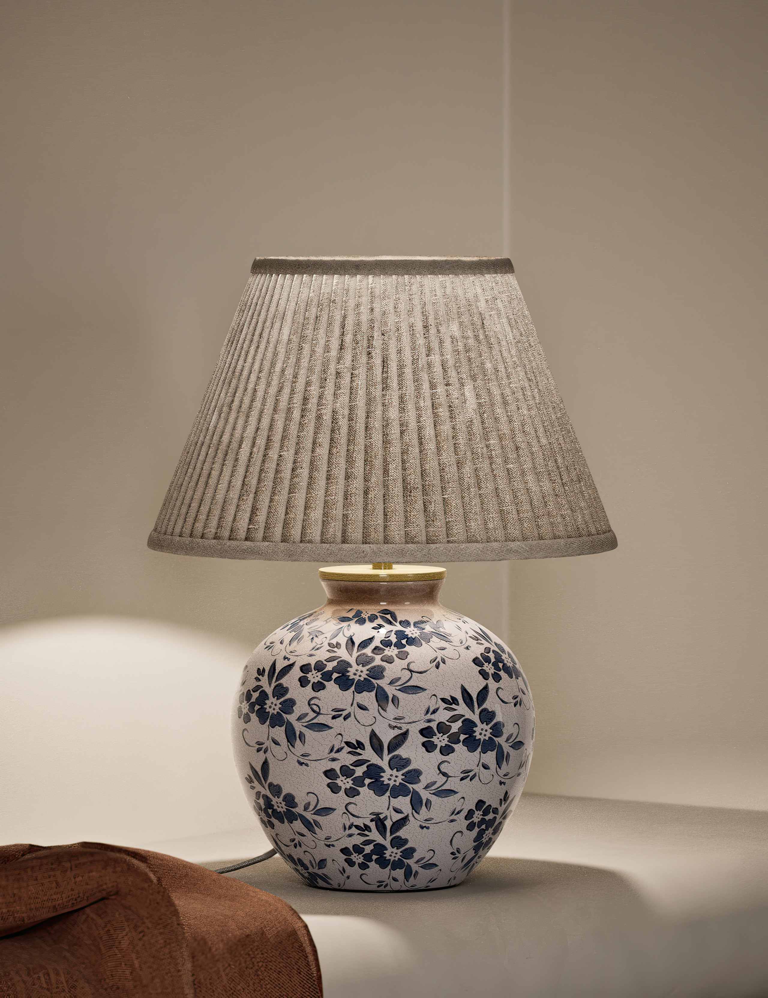 Floral Urn Table Lamp 2 of 5