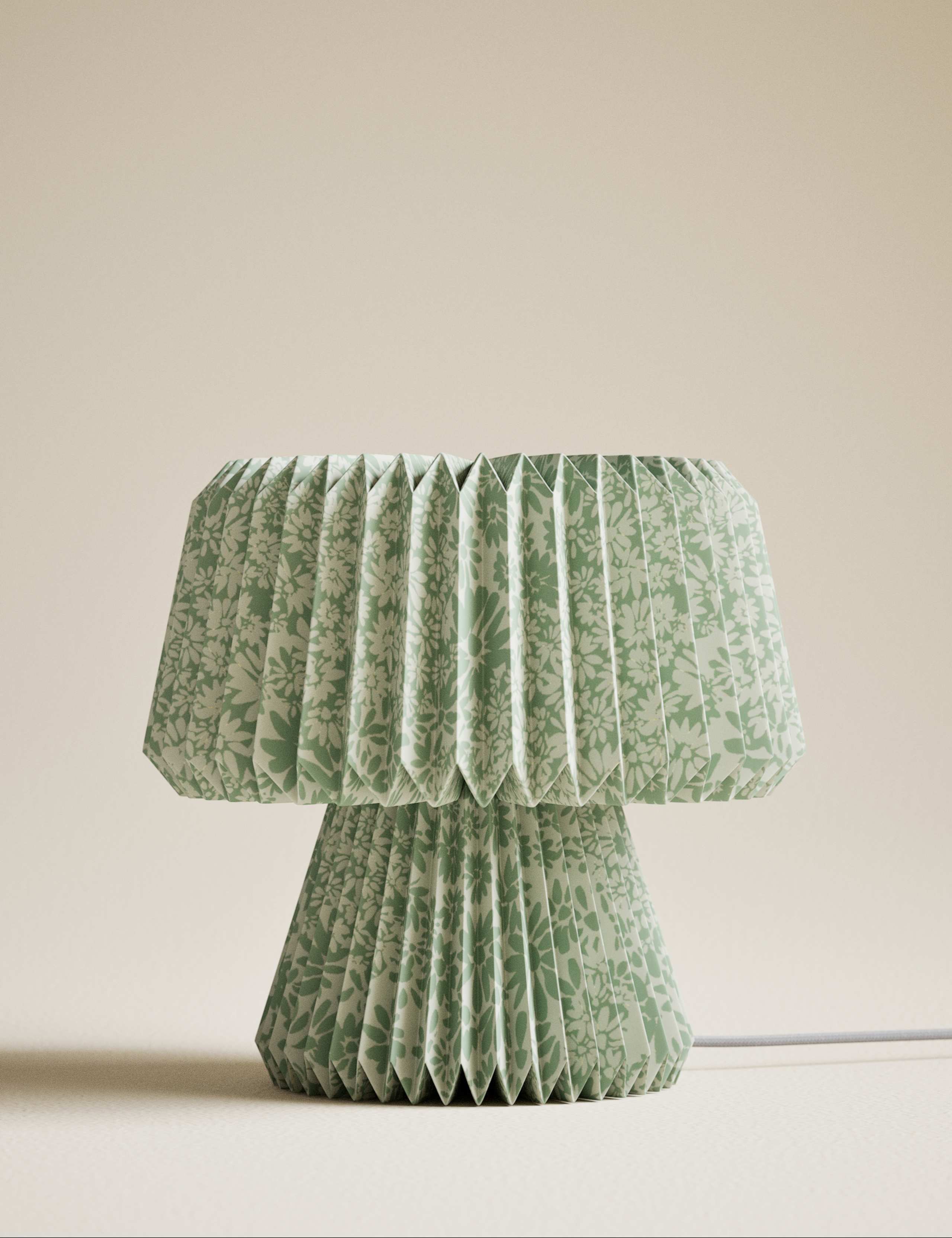 Paper Daisy Table Lamp 3 of 5