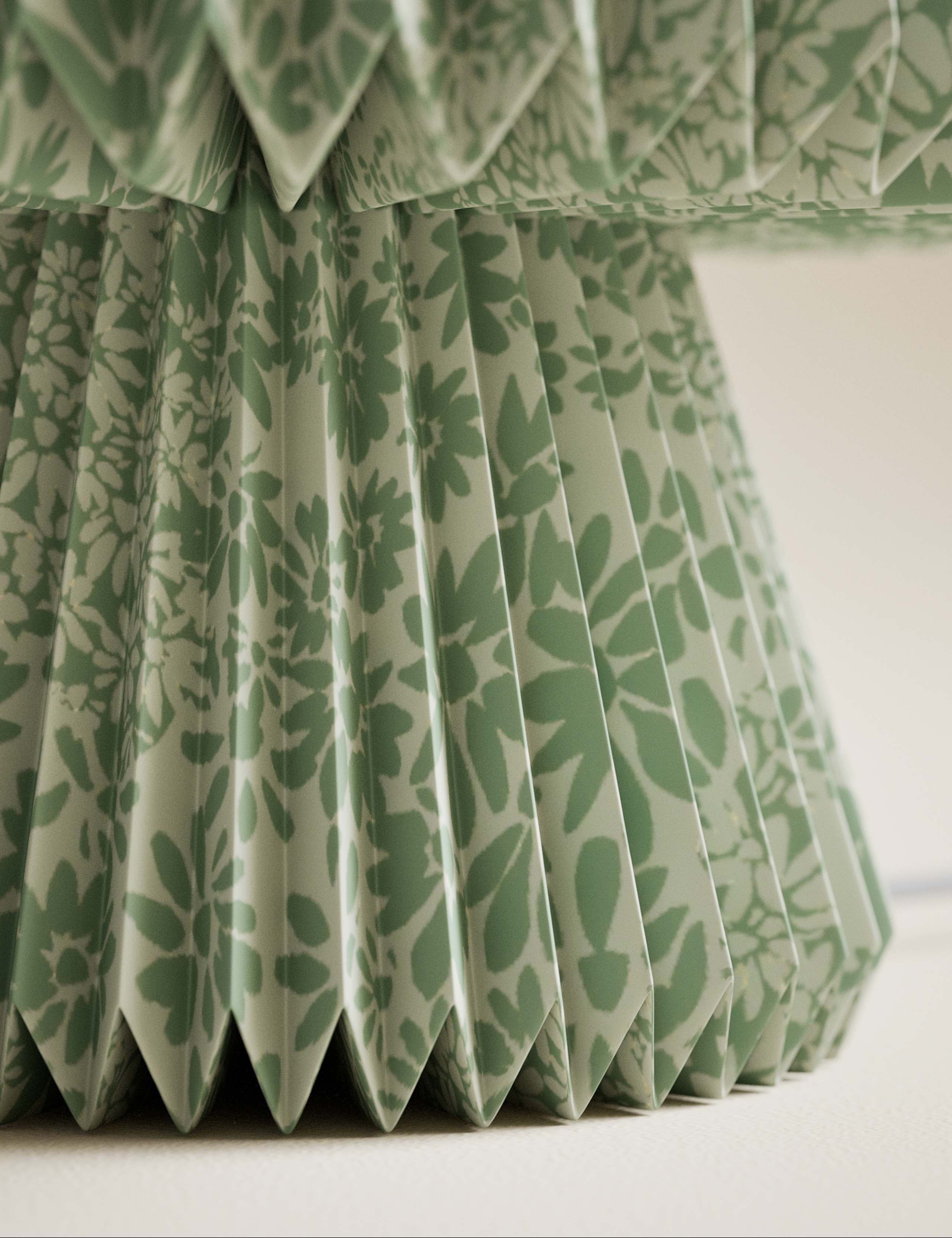 Paper Daisy Table Lamp 4 of 5