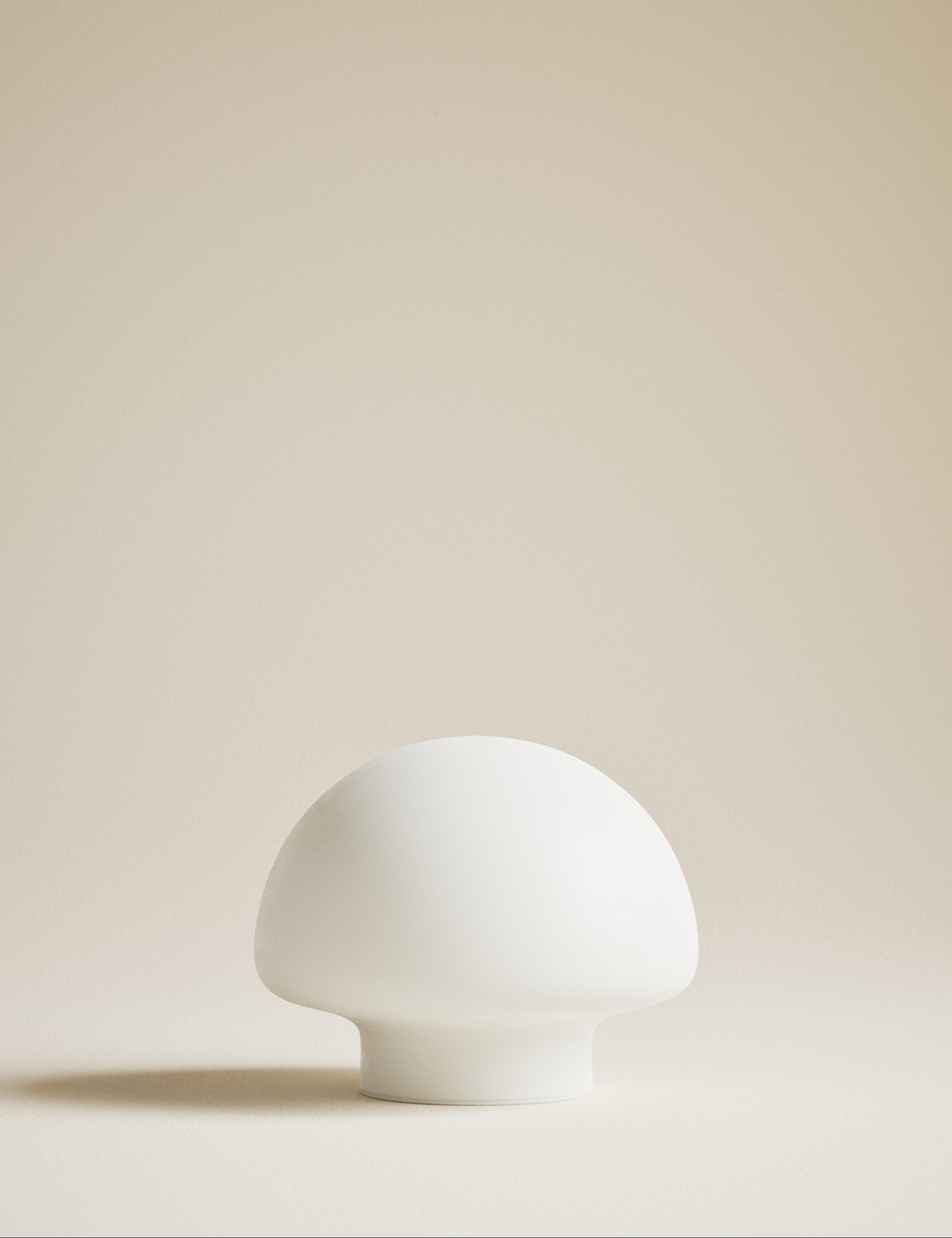 Button Rechargeable Table Lamp 3 of 5