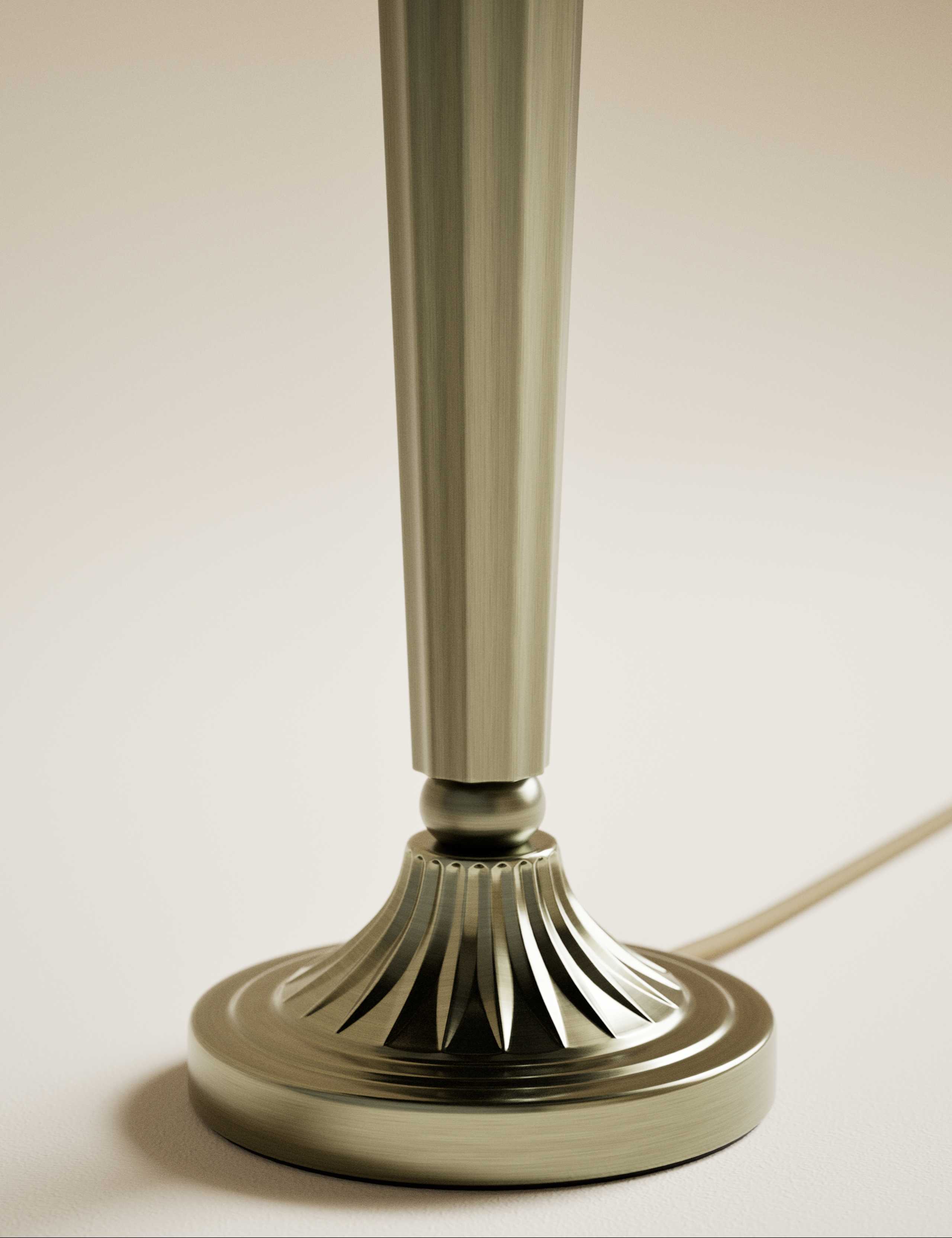 Deco Velvet Scallop Shade Table Lamp 4 of 5