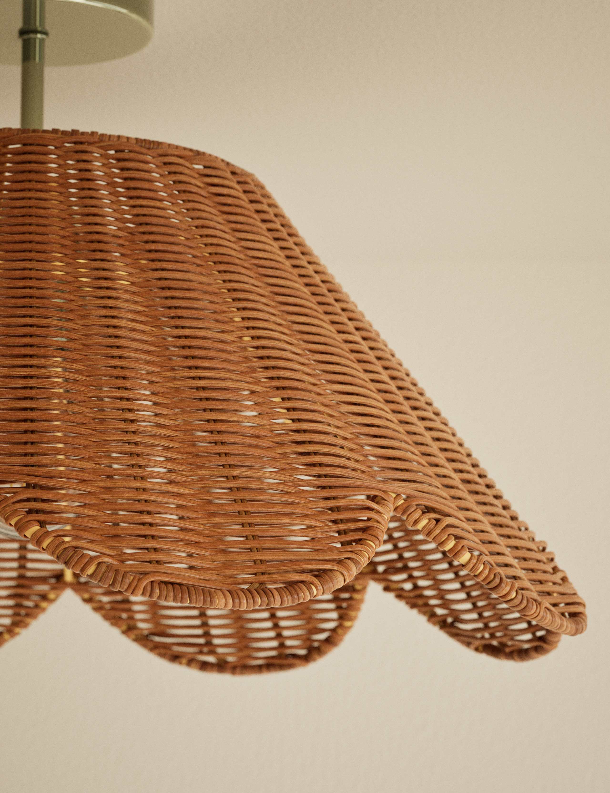 Rattan Scallop Flush Ceiling Light 3 of 3