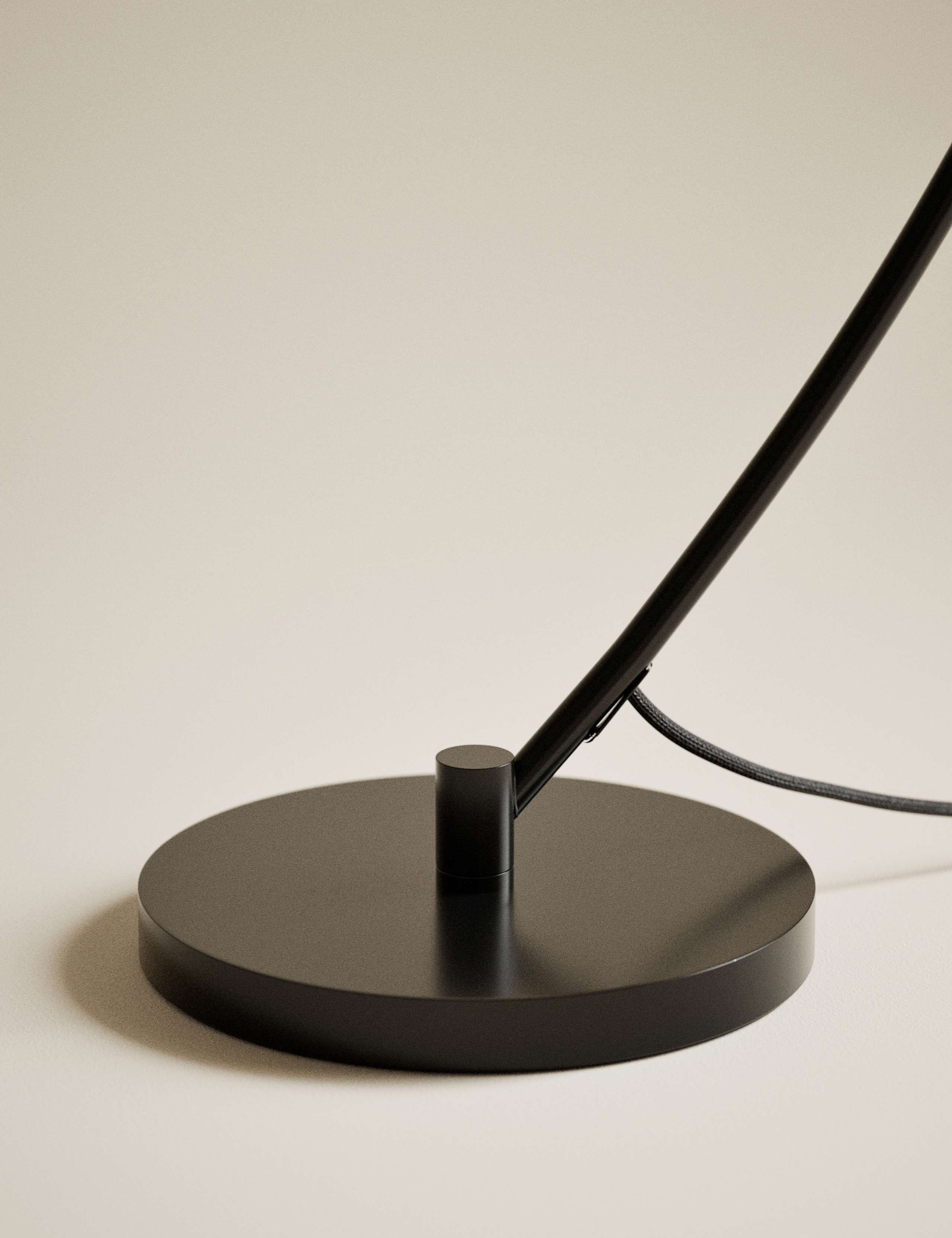 Andie Curved Floor Lamp 4 of 5
