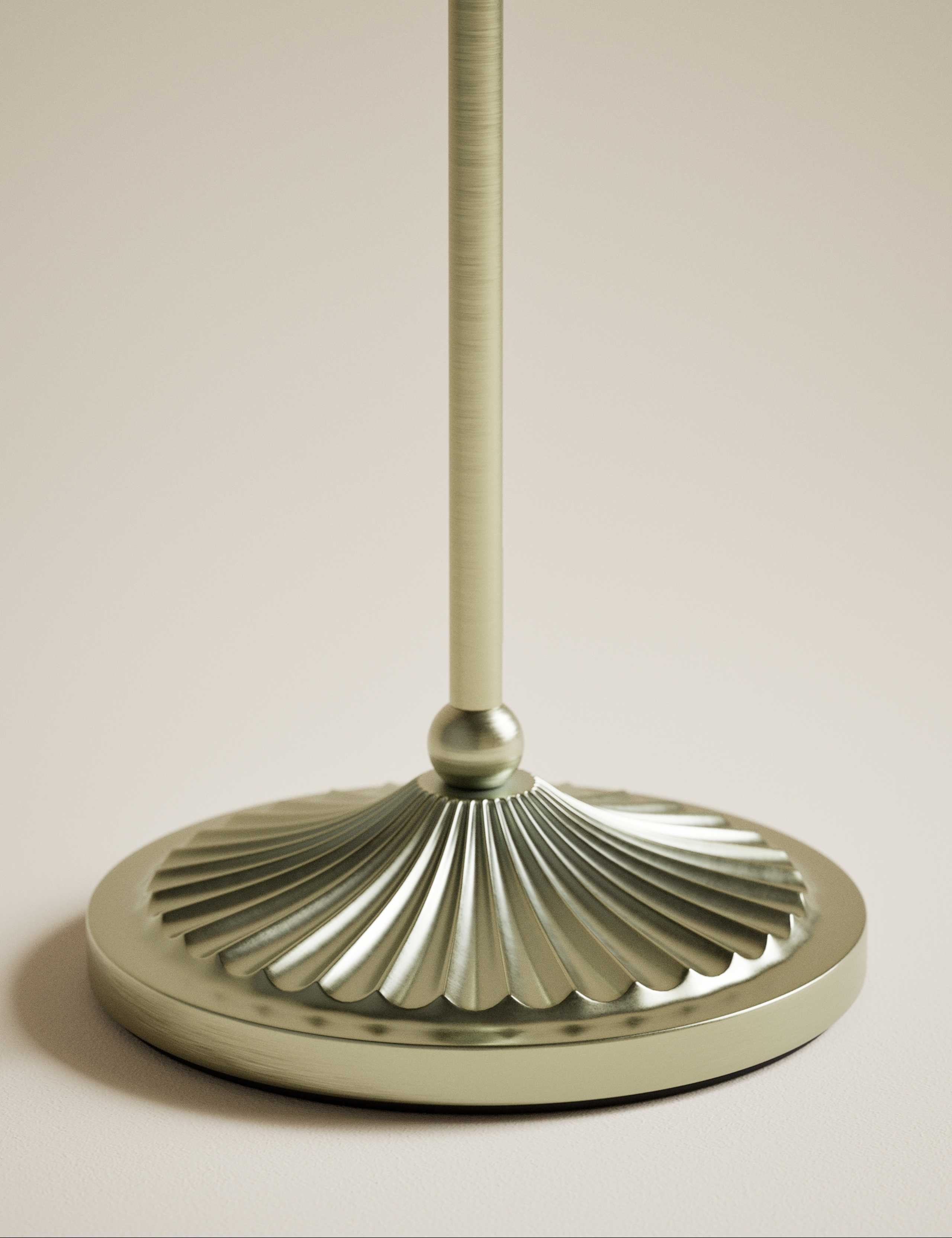 Winnie Floor Lamp 4 of 5