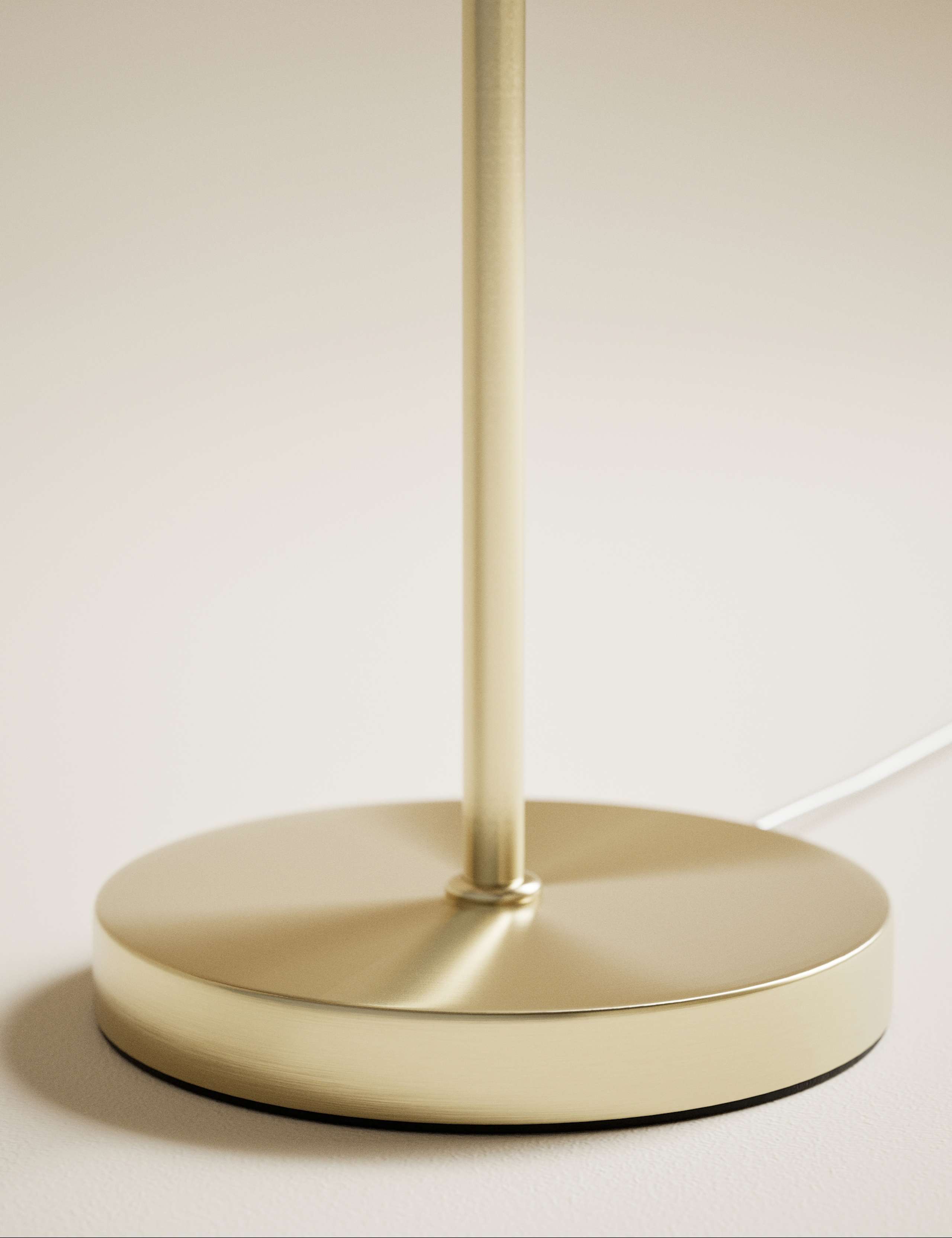 Fleur Table Lamp 4 of 5