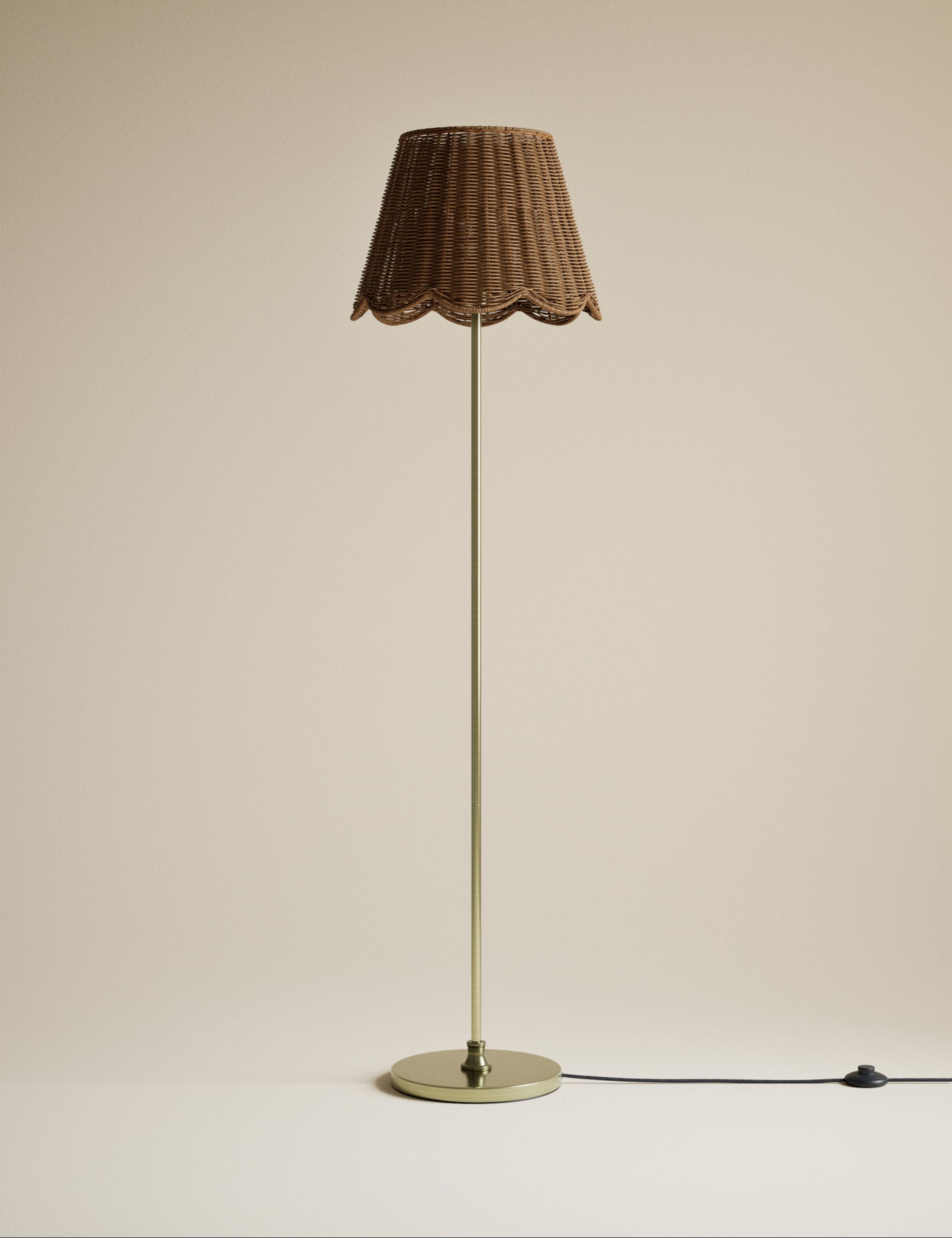 Wicker Scallop Shade Floor Lamp 3 of 5