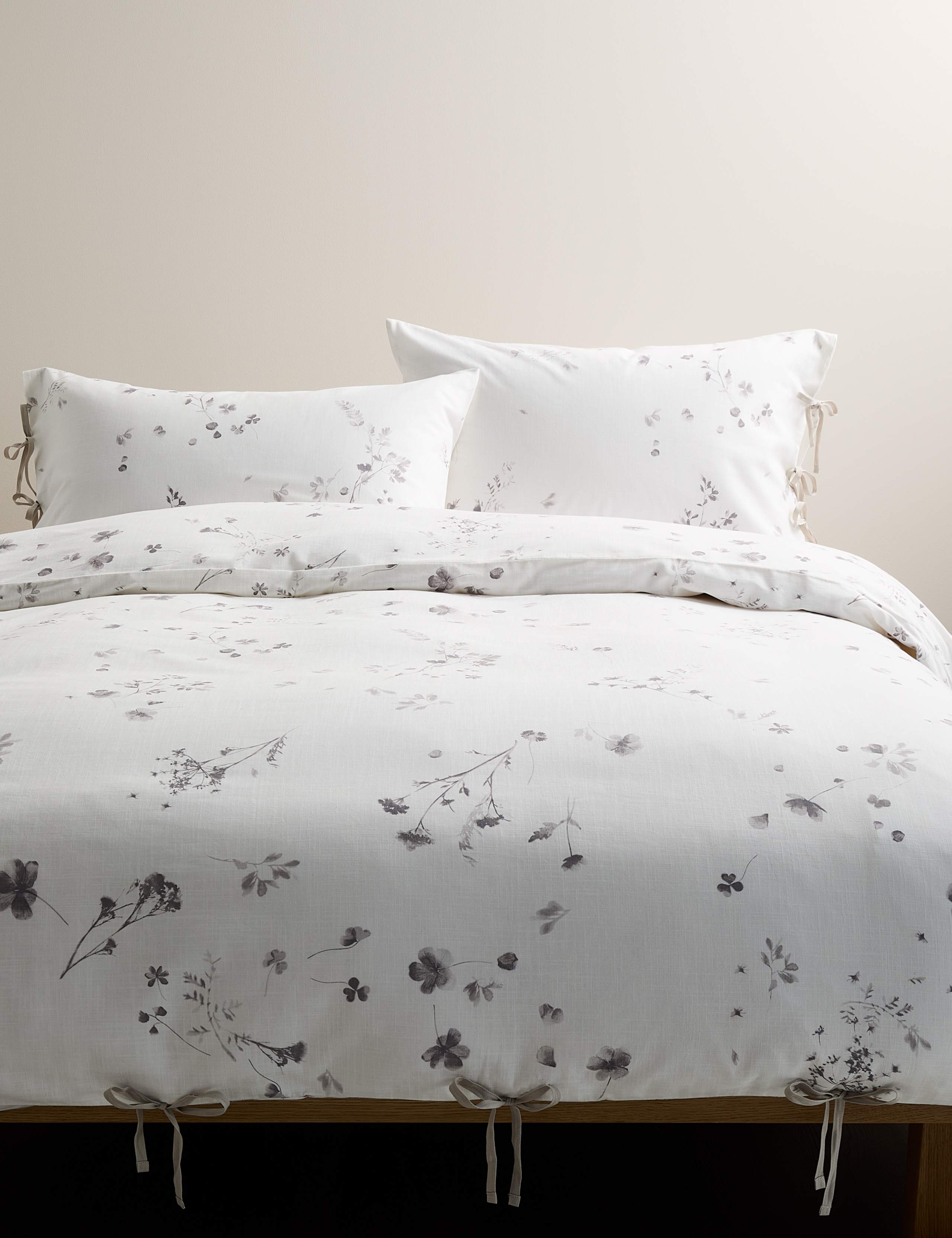 Pure Cotton Pressed Floral Print Bedding Set 1 of 5