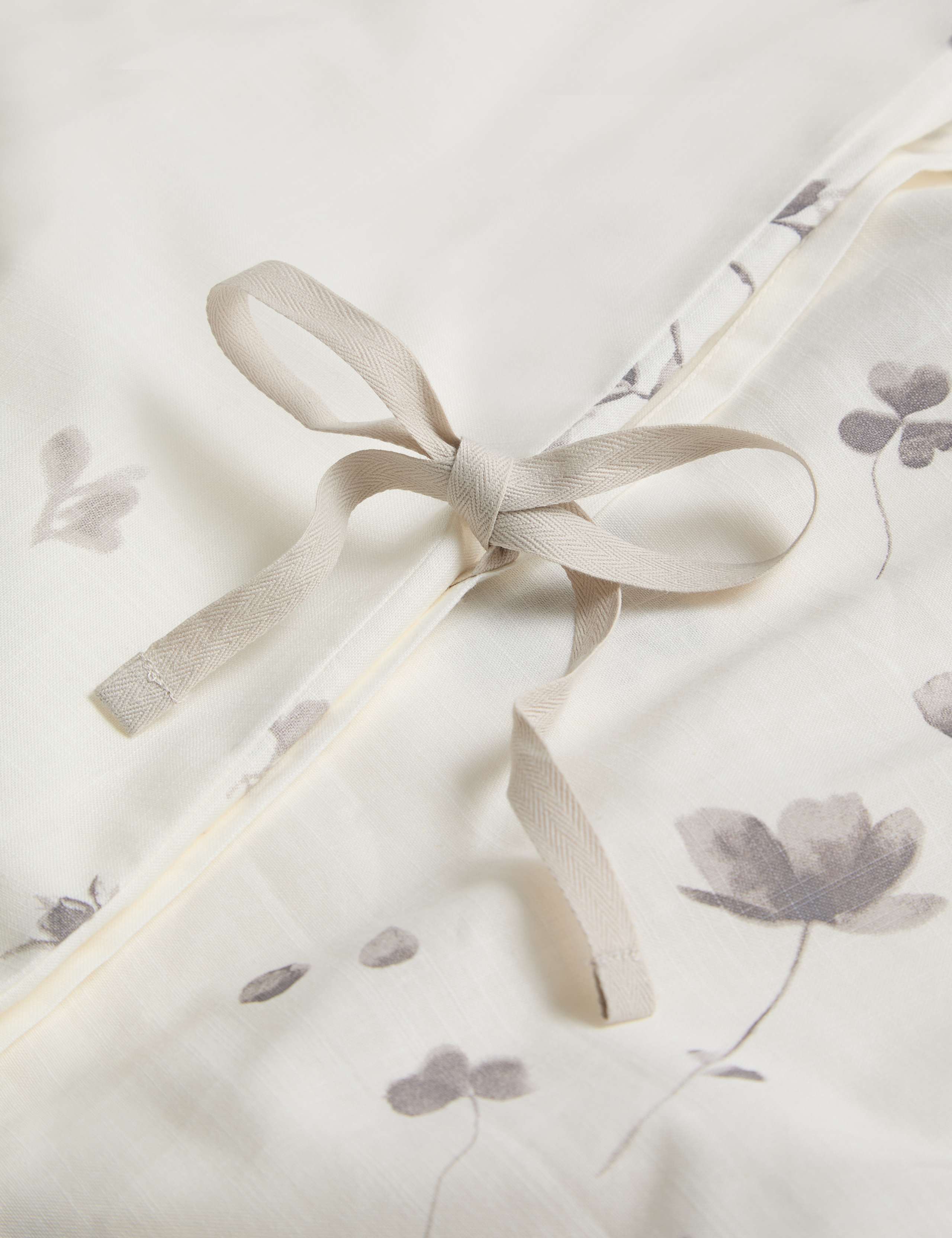 Pure Cotton Pressed Floral Print Bedding Set 5 of 5