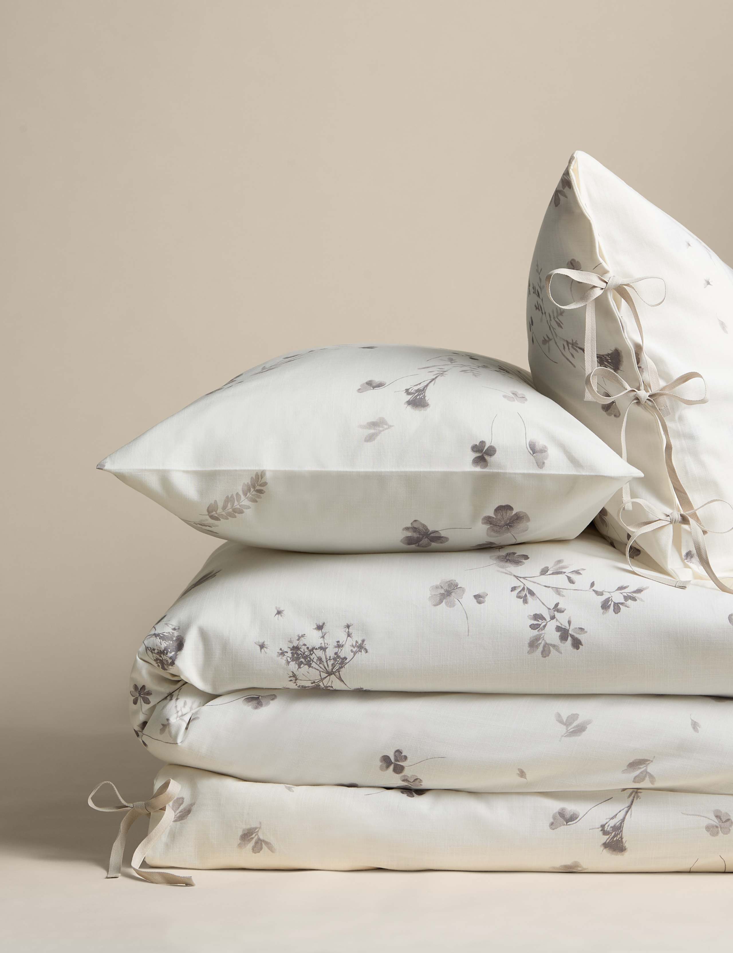Pure Cotton Pressed Floral Print Bedding Set 2 of 5