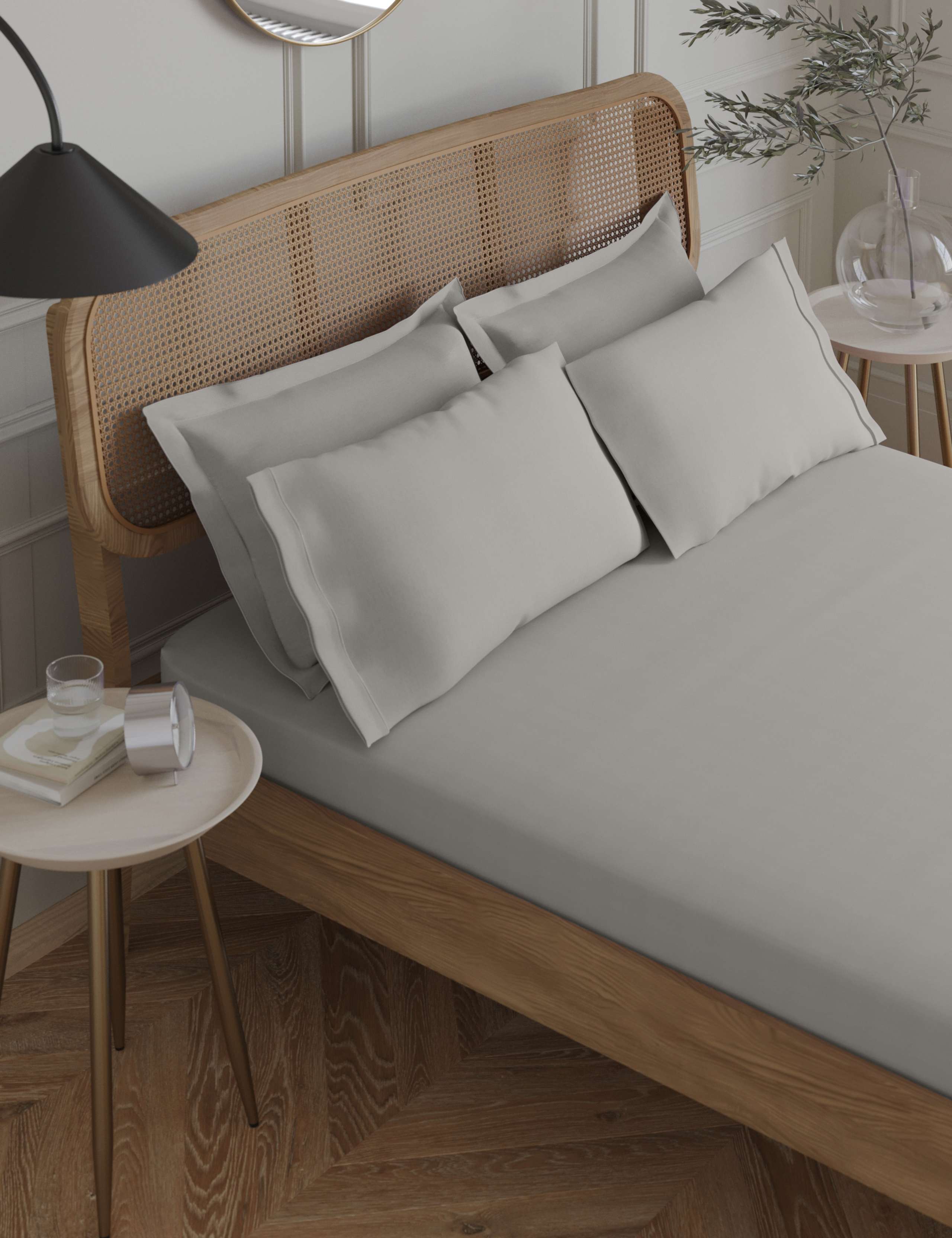 Egyptian Cotton 230 Thread Count Fitted Sheet 1 of 3
