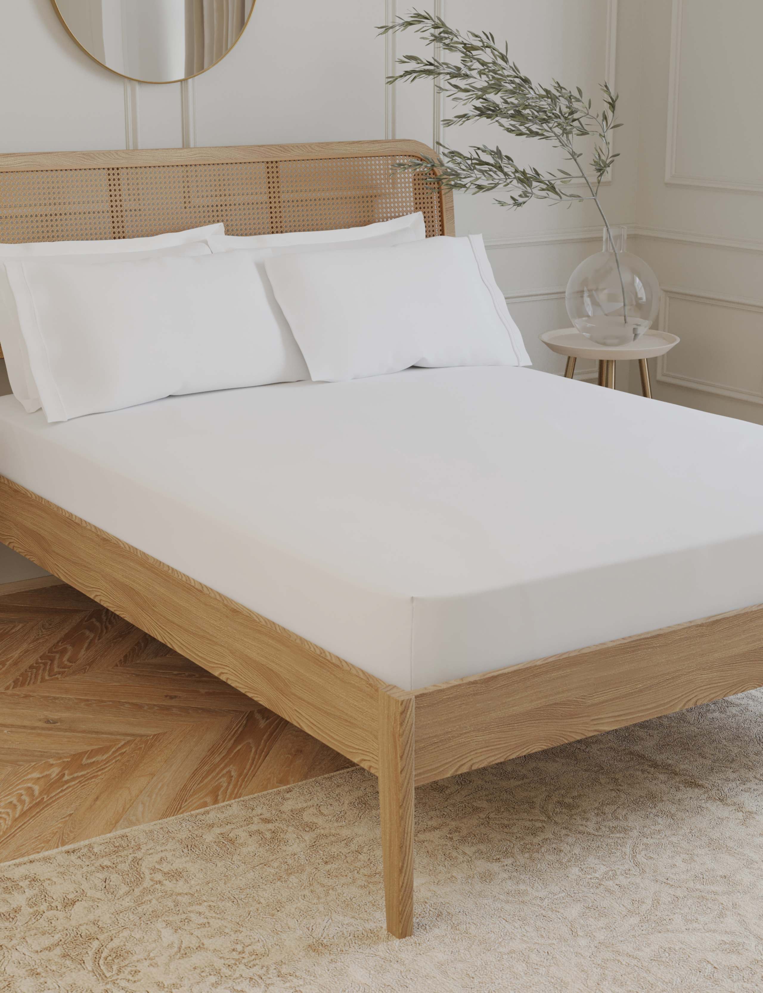 Egyptian Cotton 230 Thread Count Crisp Extra Deep Fitted Sheet 1 of 5