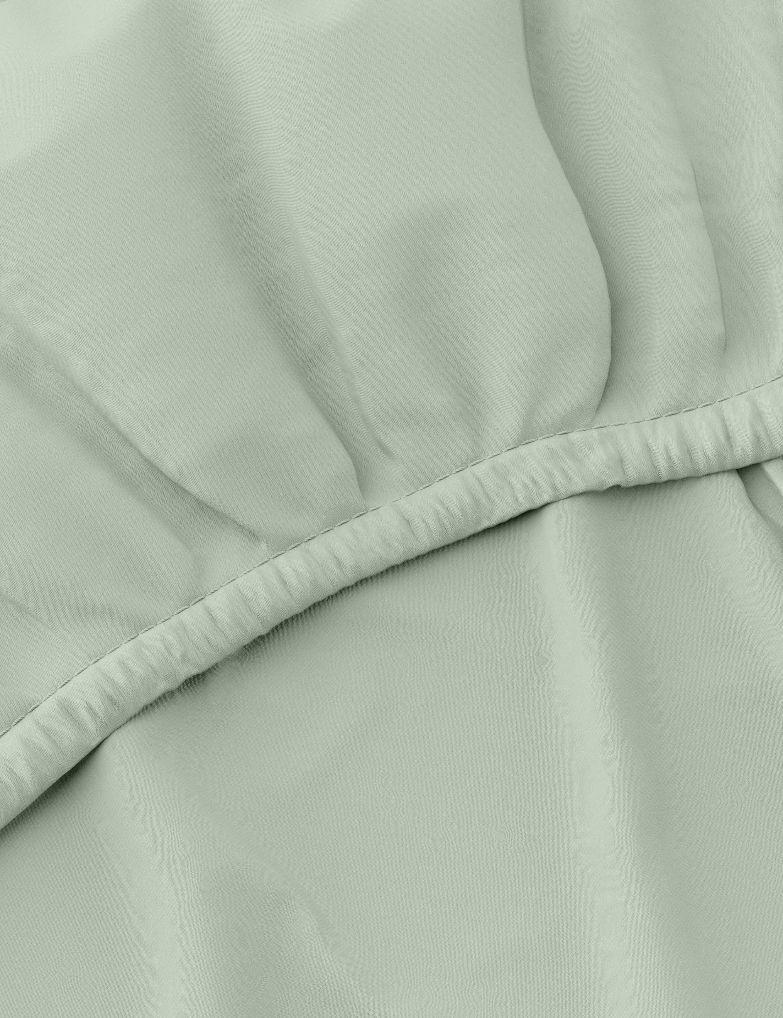 Egyptian Cotton 230 Thread Count Extra Deep Fitted Sheet 2 of 2