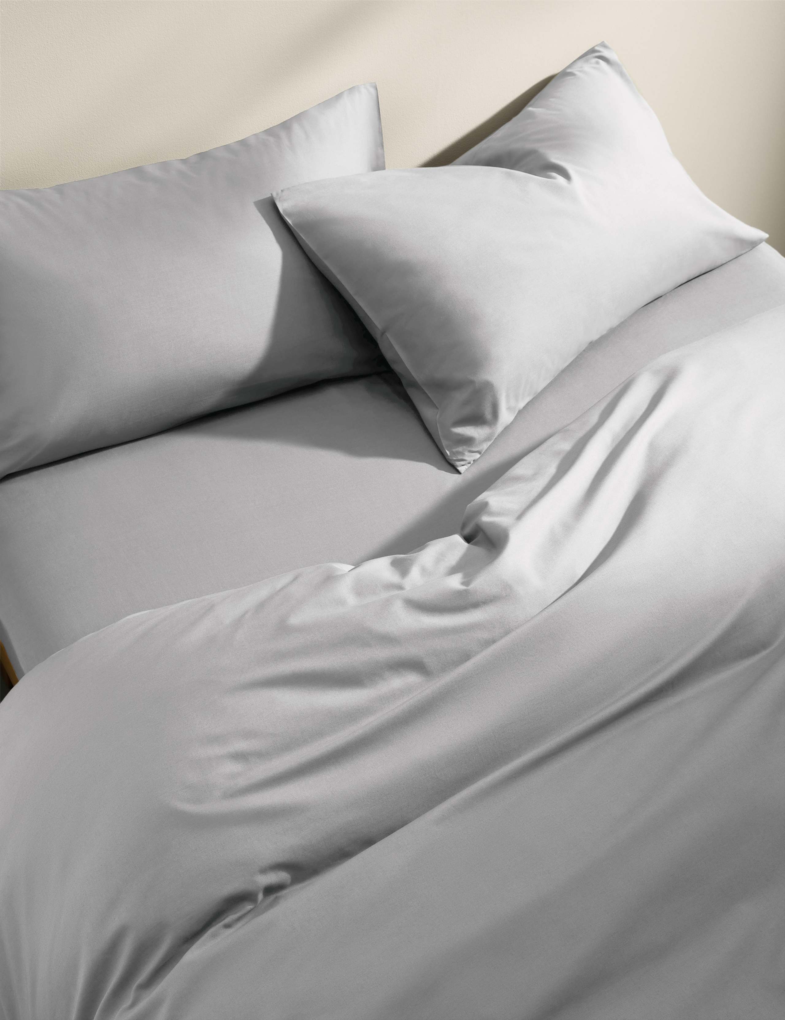 Cotton Rich Bedding Set 1 of 5