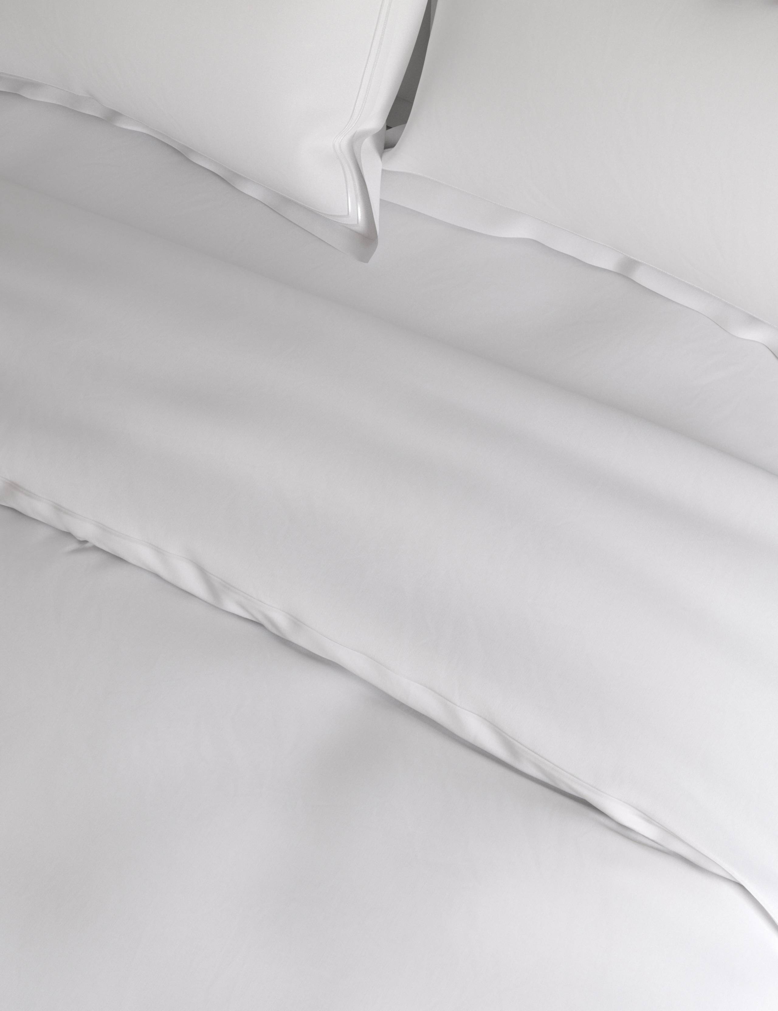 600 Thread Count Sateen Bedding Set 4 of 4
