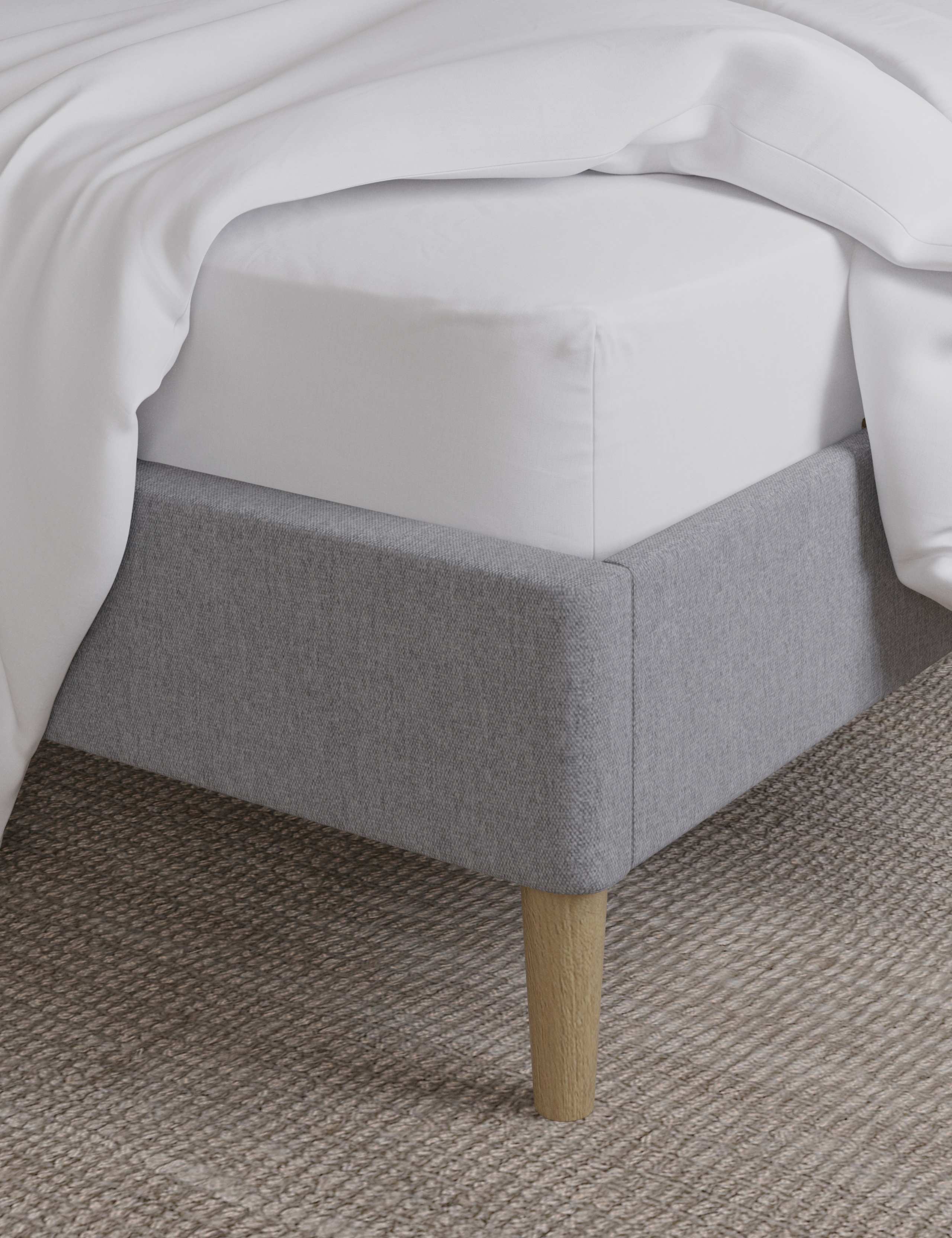 600 Thread Count Sateen Extra Deep Fitted Sheet 1 of 3