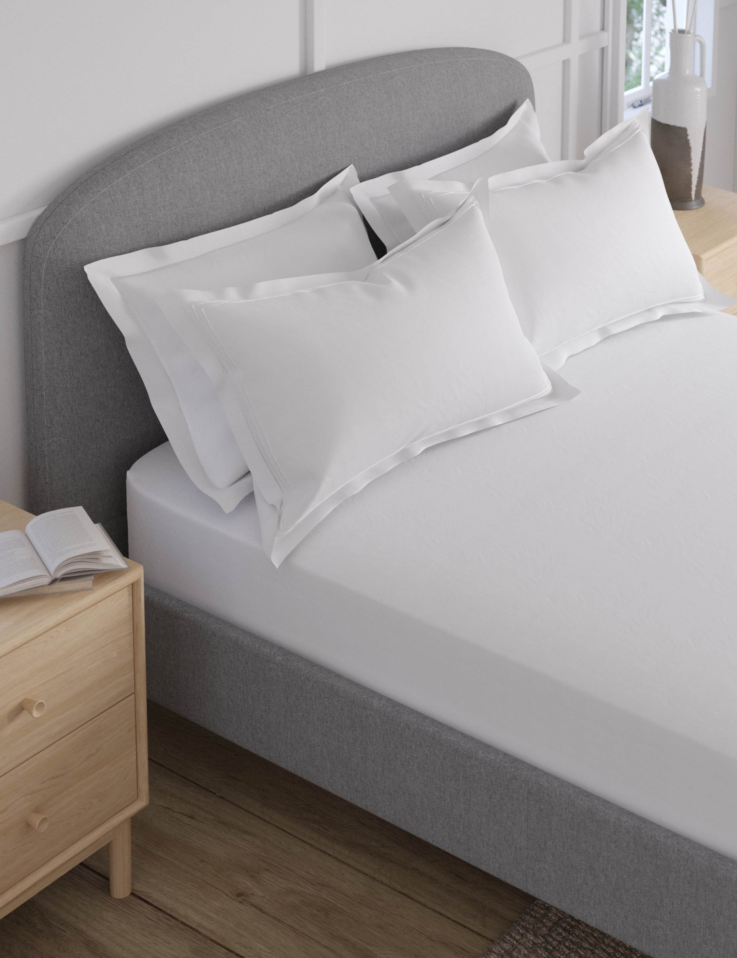 600 Thread Count Sateen Extra Deep Fitted Sheet 3 of 3
