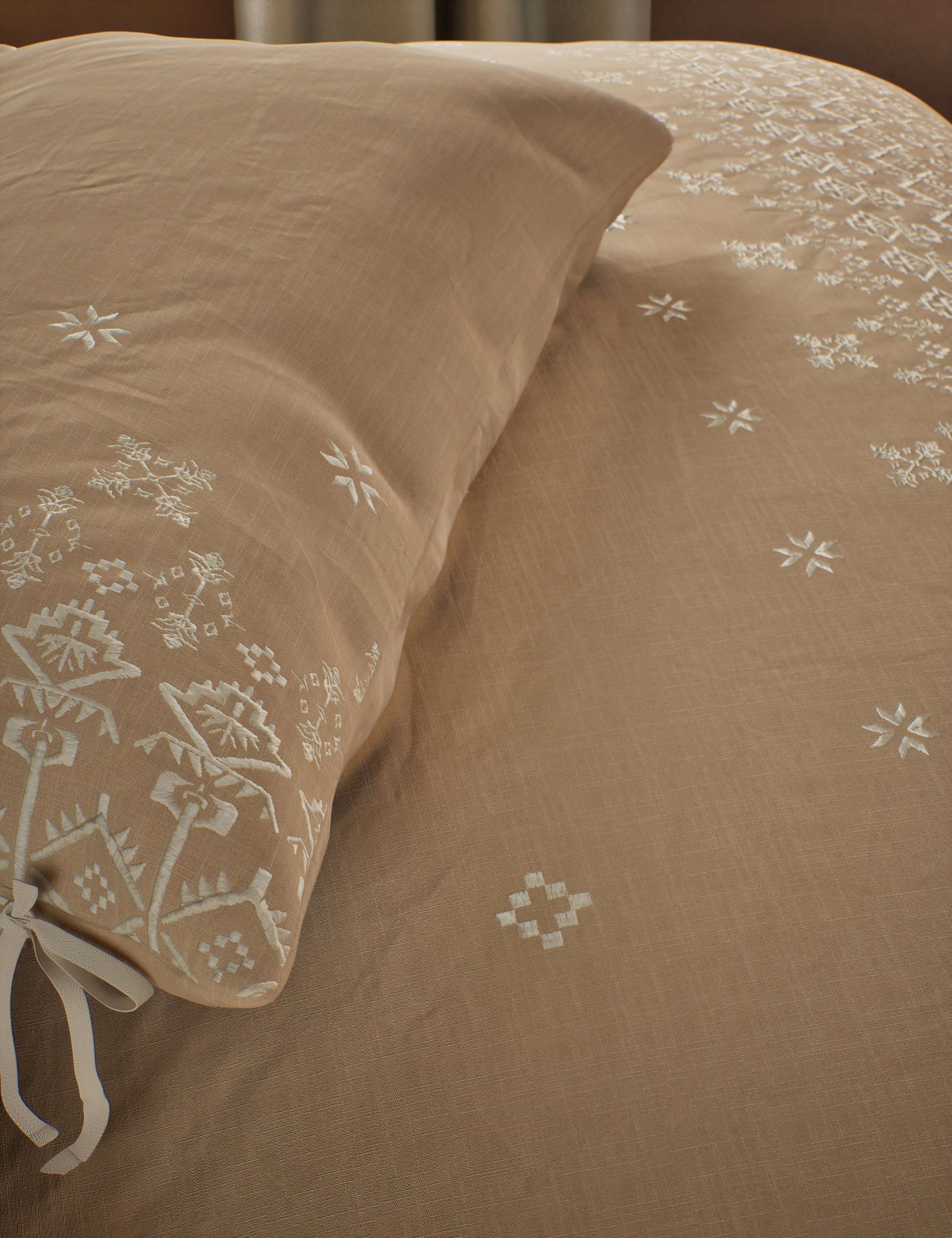 Sierra Pure Cotton Embroidered Bedding Set 4 of 5