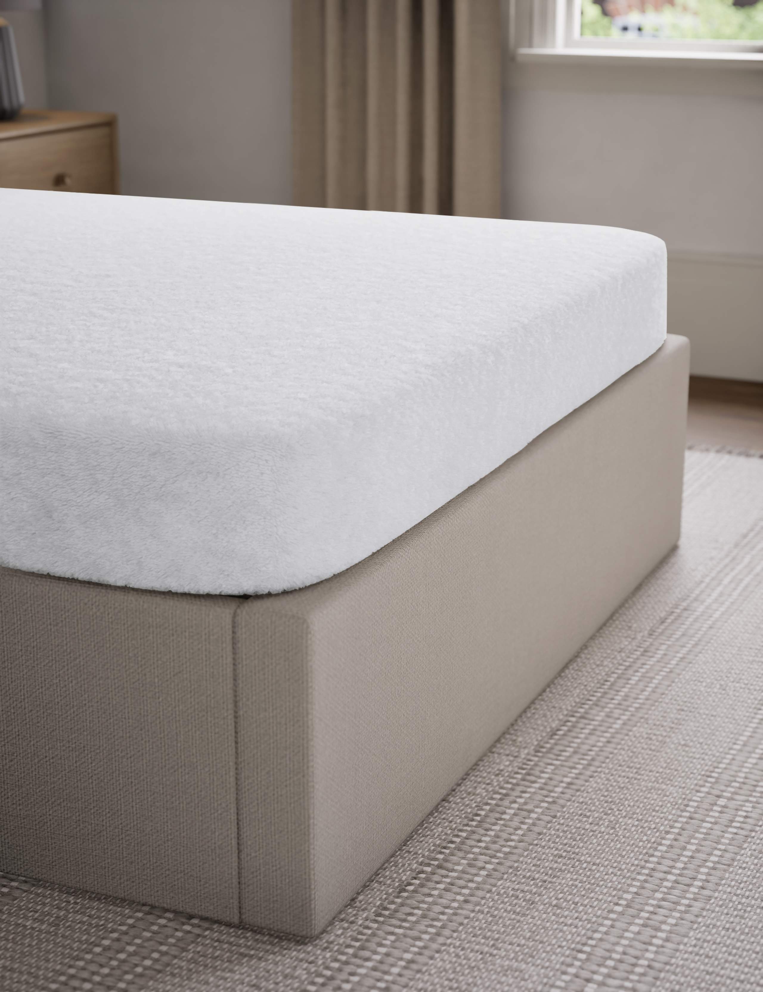 Teddy Fleece Fitted Sheet 3 of 3