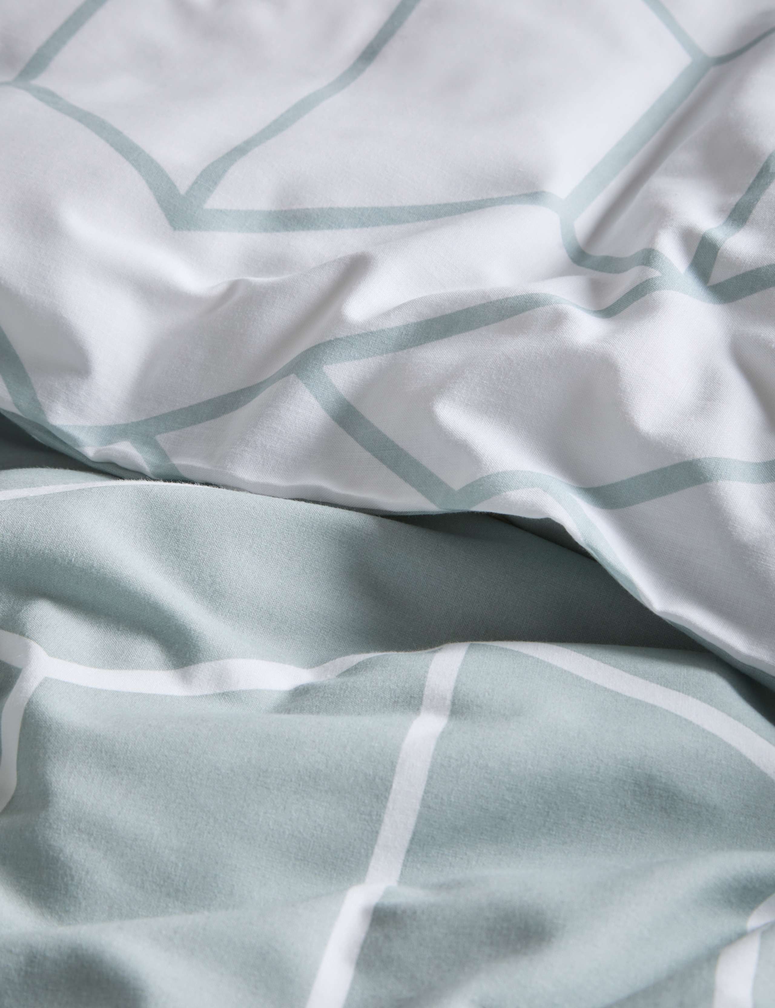 Cotton Blend Geometric Bedding Set 6 of 8