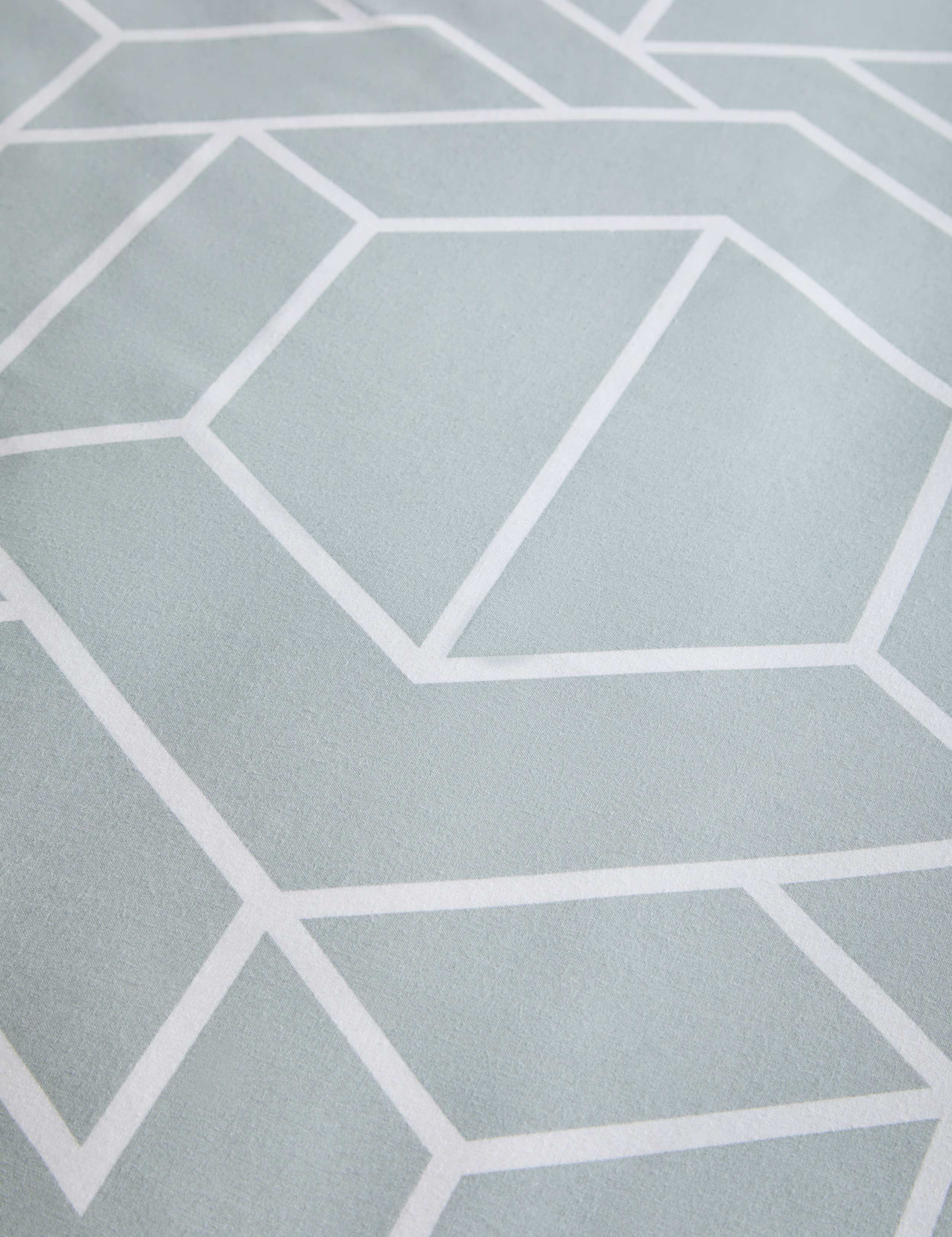 Cotton Blend Geometric Bedding Set 7 of 8