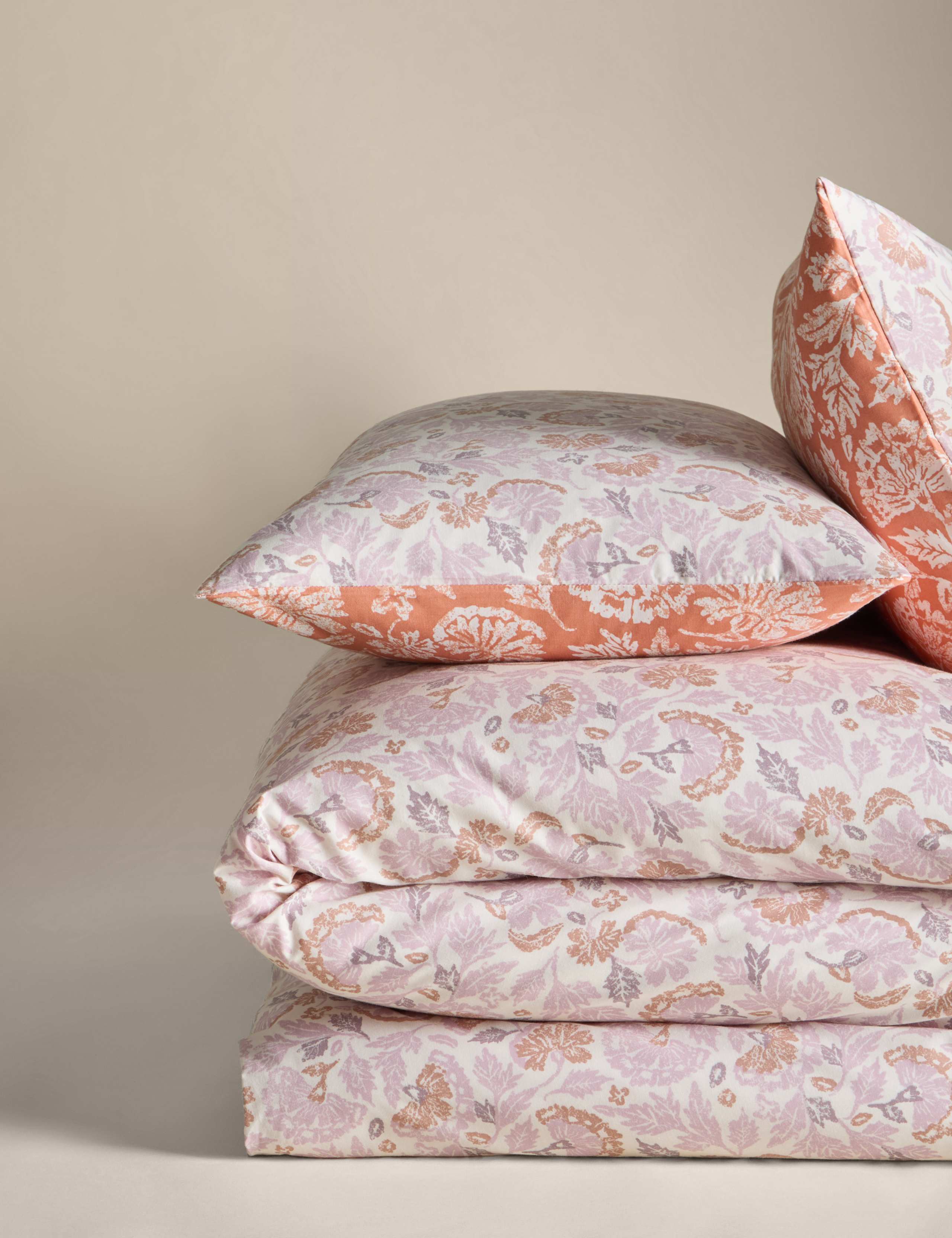Cotton Blend Floral Bedding Set 2 of 6