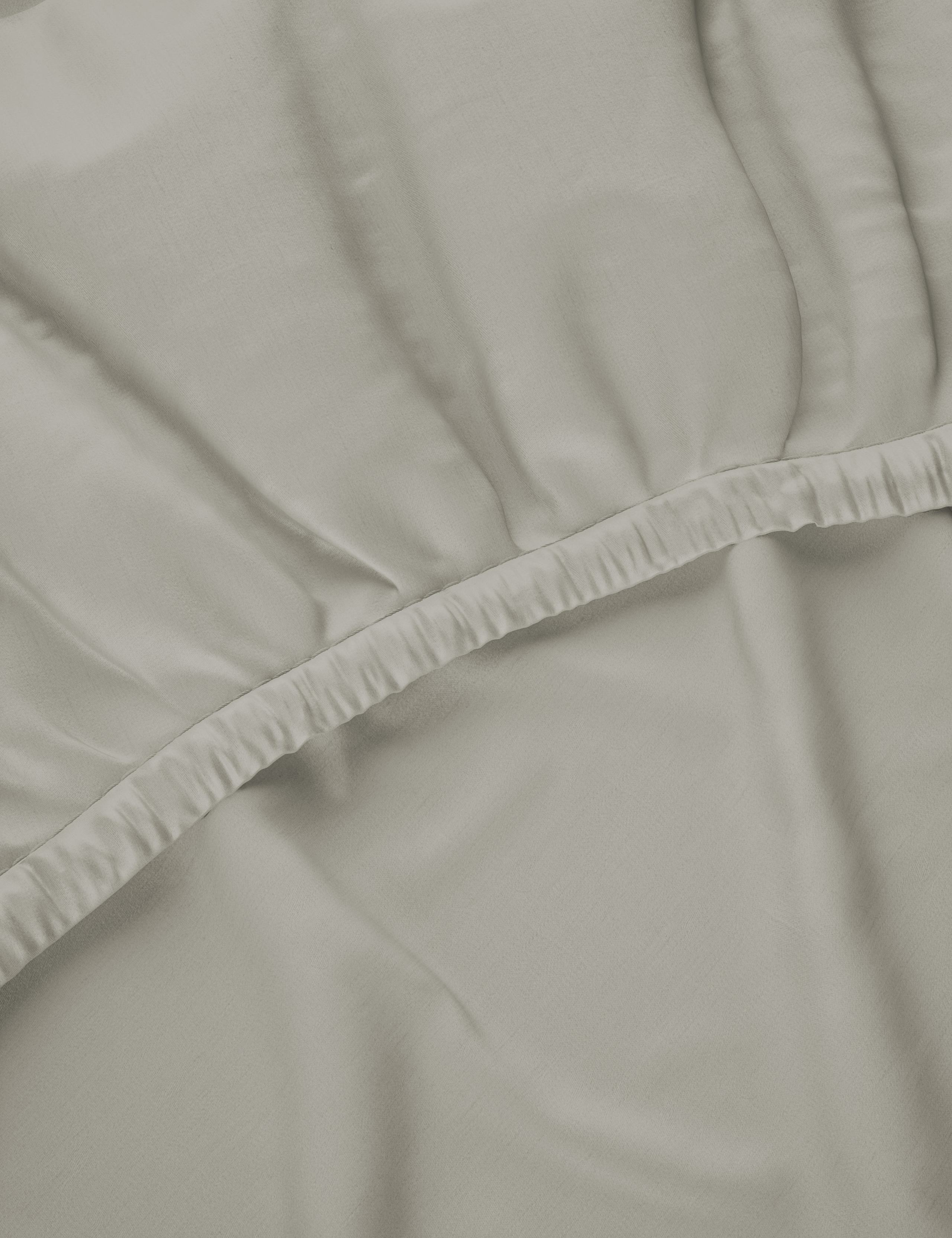 Egyptian Cotton Sateen 400 Thread Count Extra Deep Fitted Sheet 2 of 4