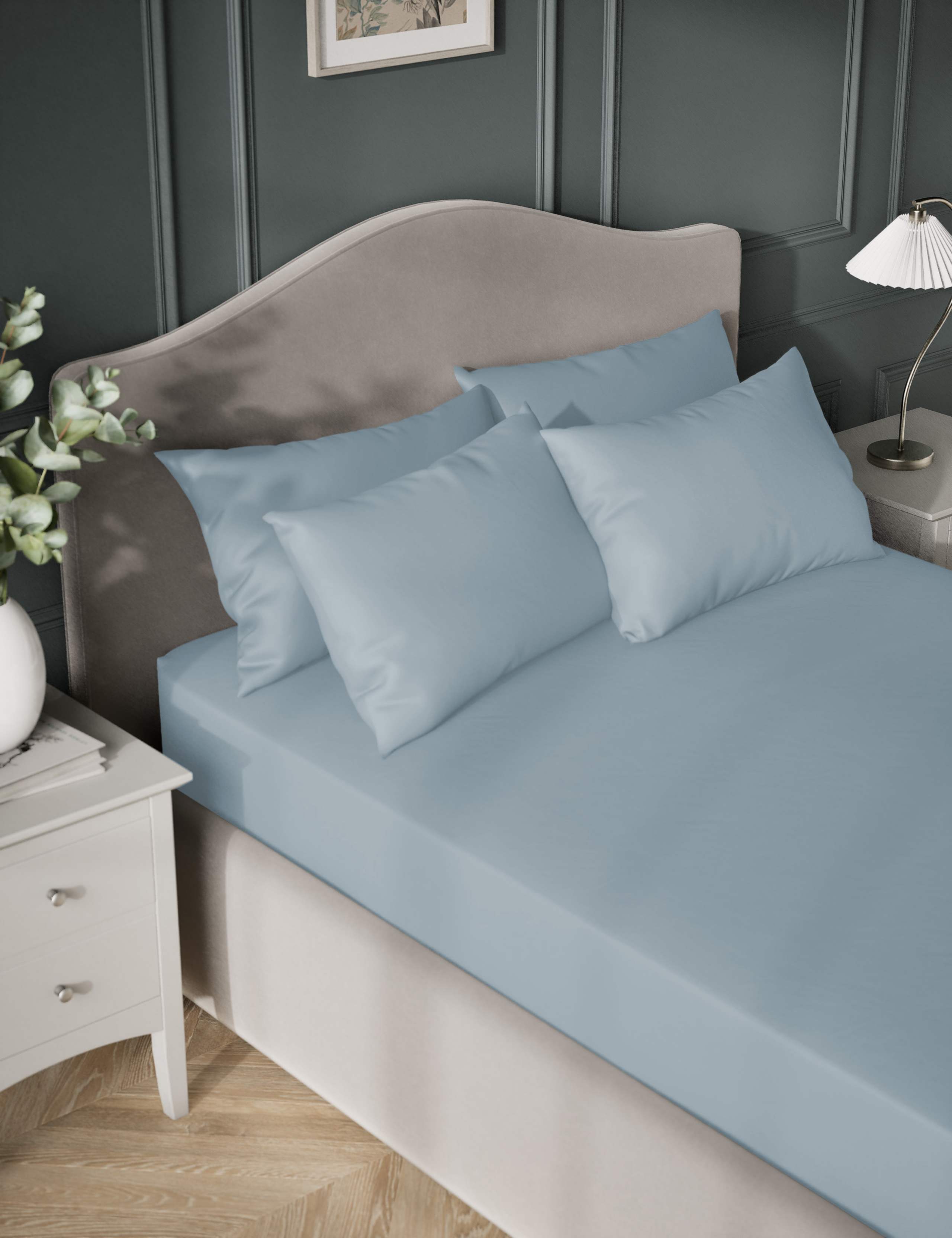 Egyptian Cotton Sateen 400 Thread Count Extra Deep Fitted Sheet 1 of 4