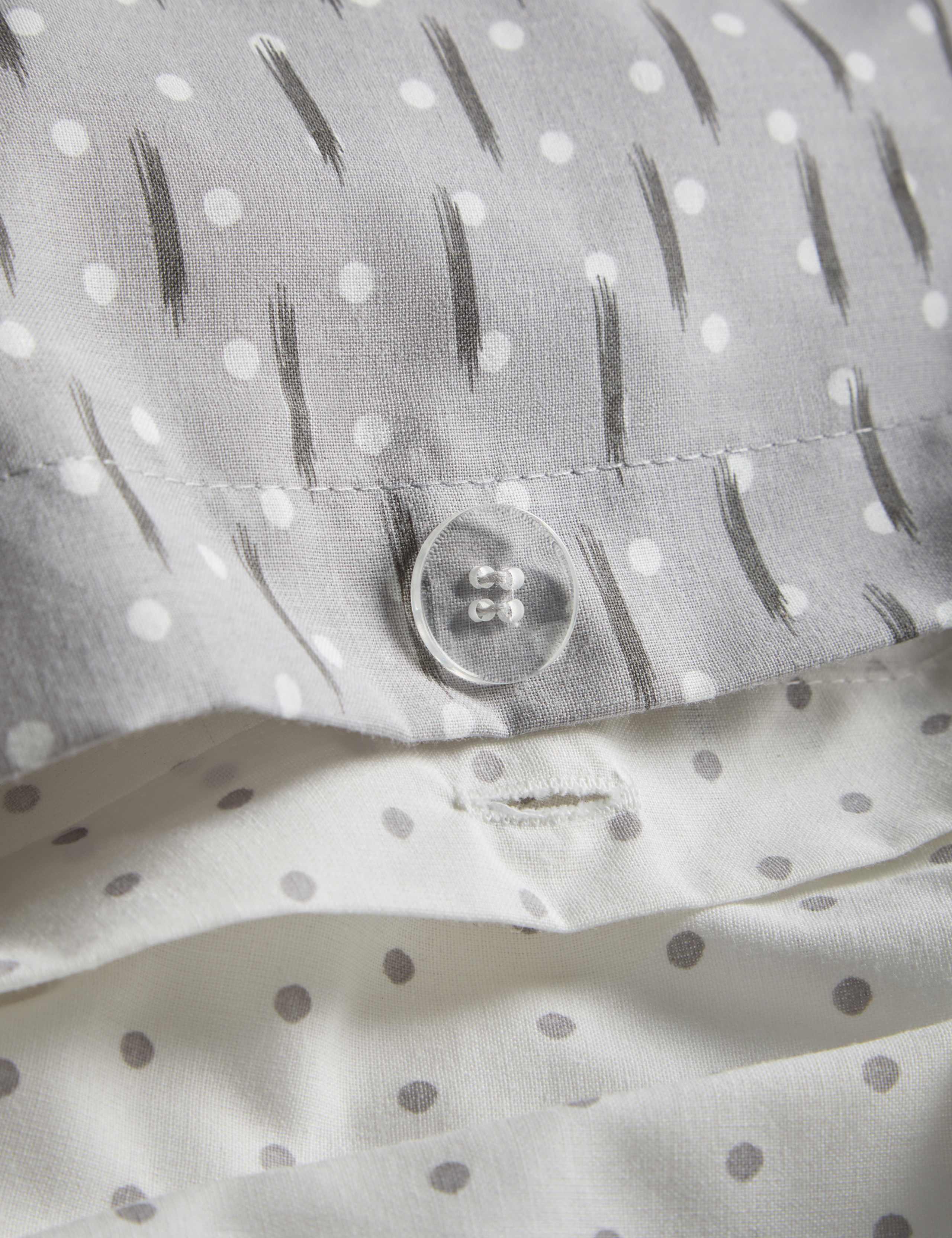 Cotton Blend Spotty Bedding Set 5 of 7