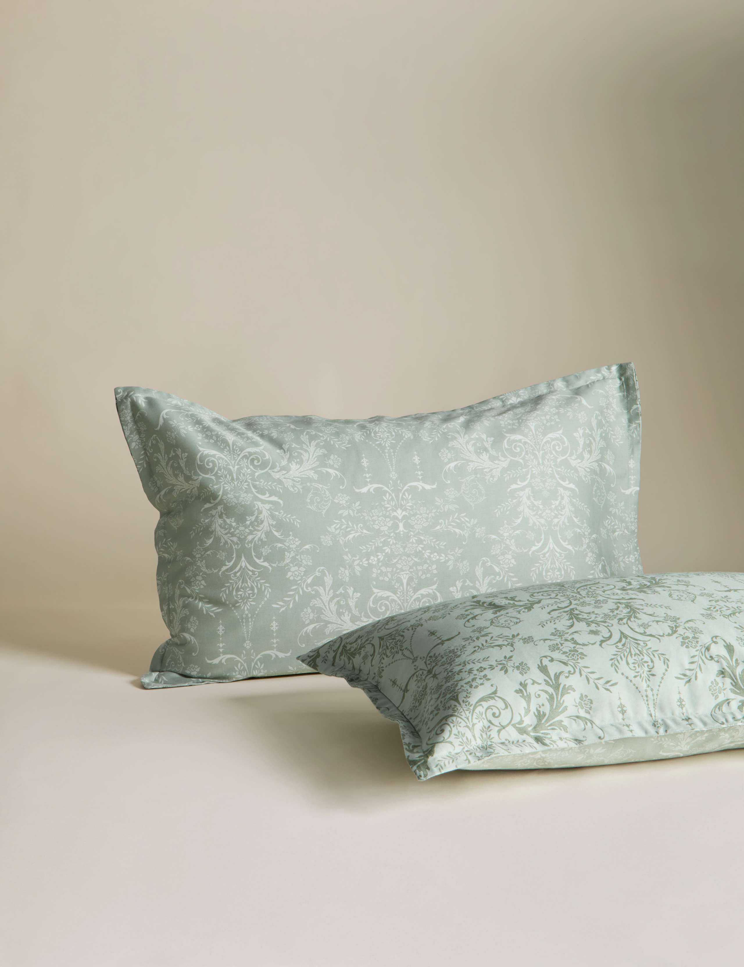 Aida-Alouette Damask Sateen Bedding Set 3 of 7