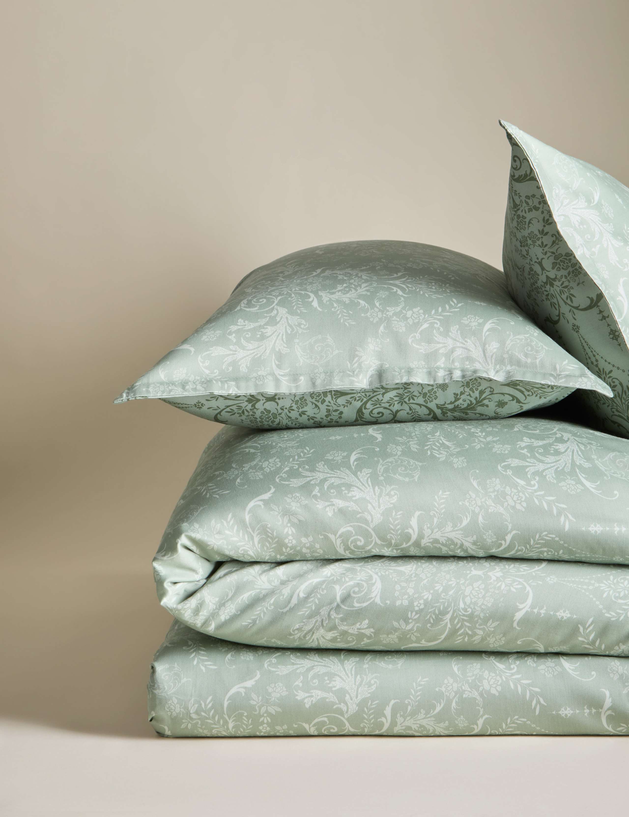 Aida-Alouette Damask Sateen Bedding Set 2 of 7