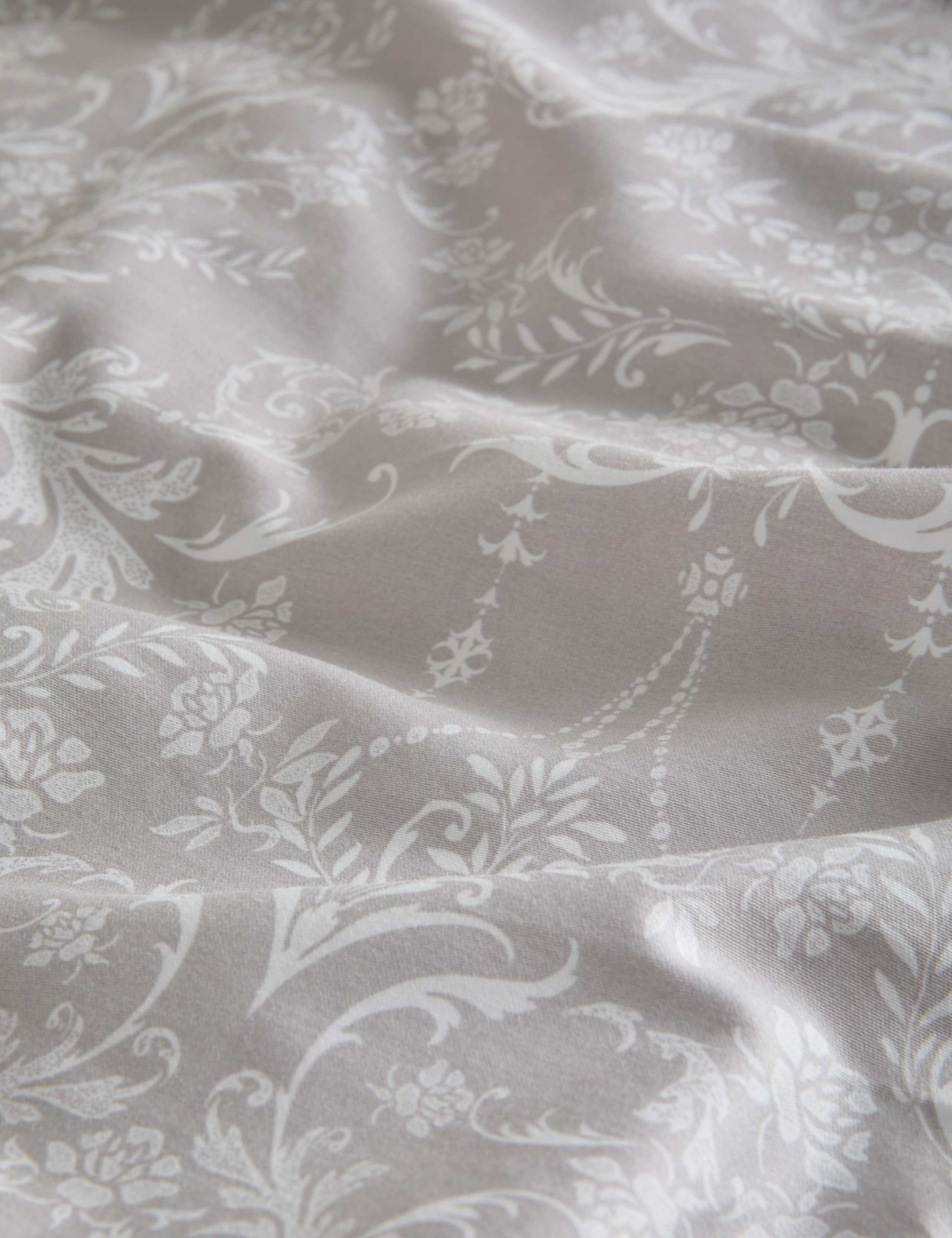 Aida-Alouette Damask Sateen Bedding Set 4 of 6