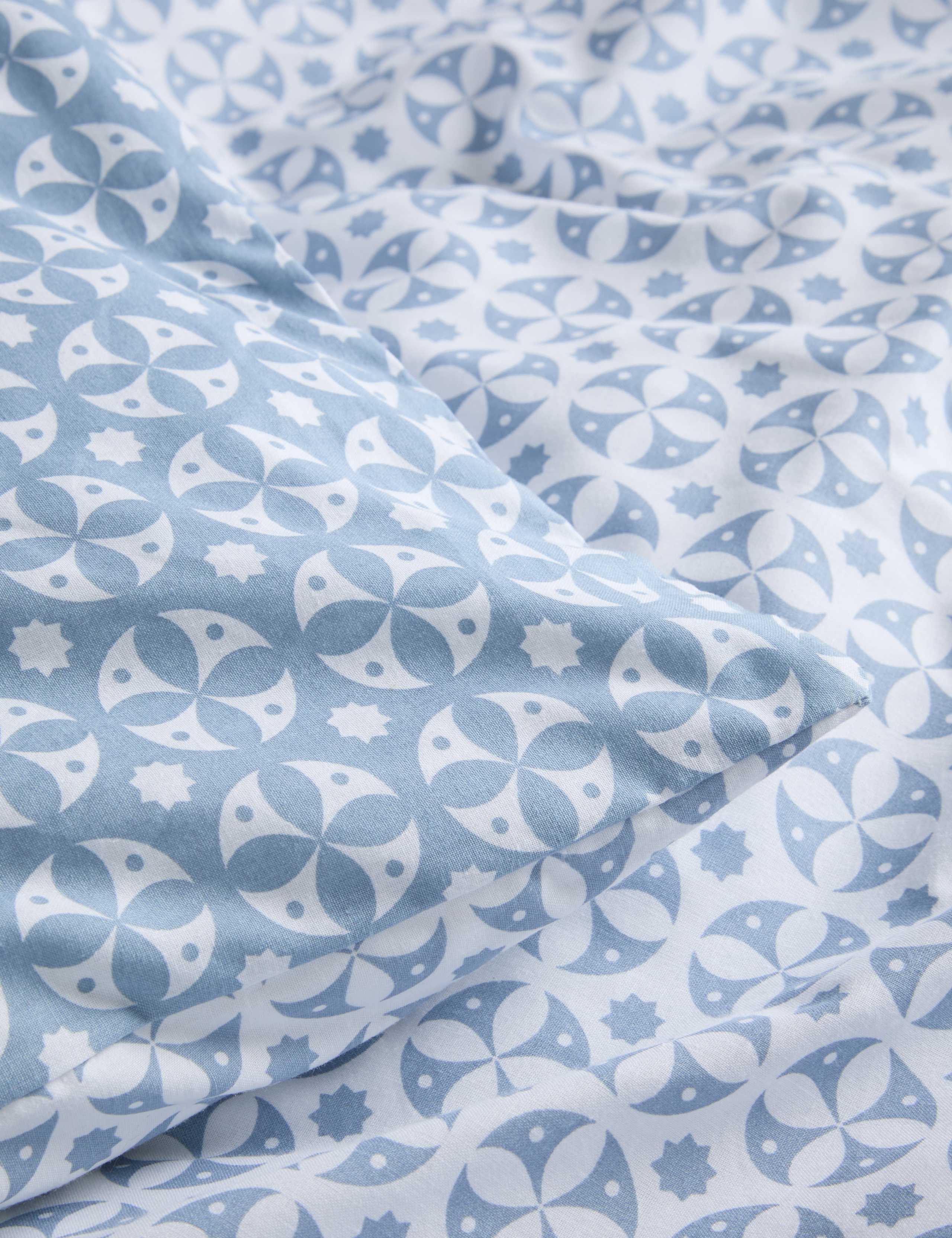 Cotton Blend Circle Star Bedding Set 6 of 6