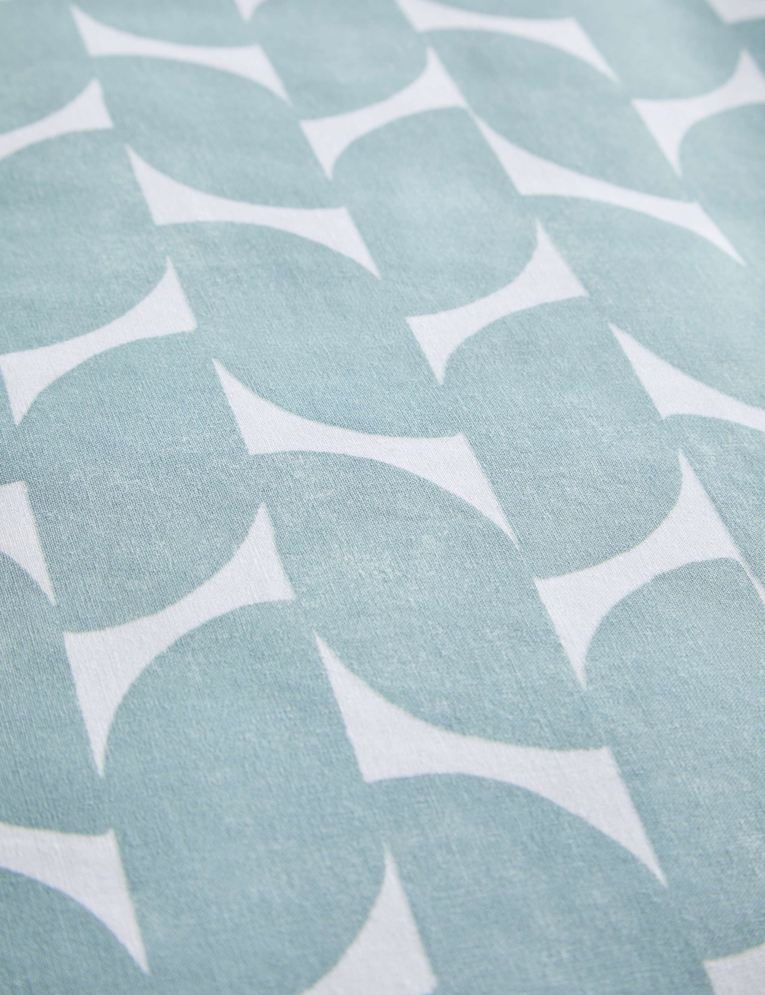 Cotton Blend Geometric Bedding Set 6 of 7