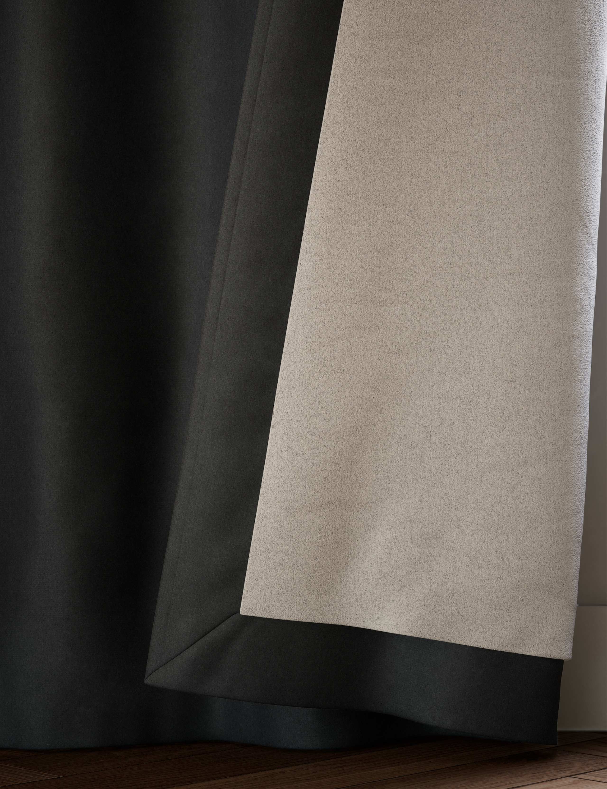 Velvet Eyelet Ultra Thermal Curtains 5 of 5