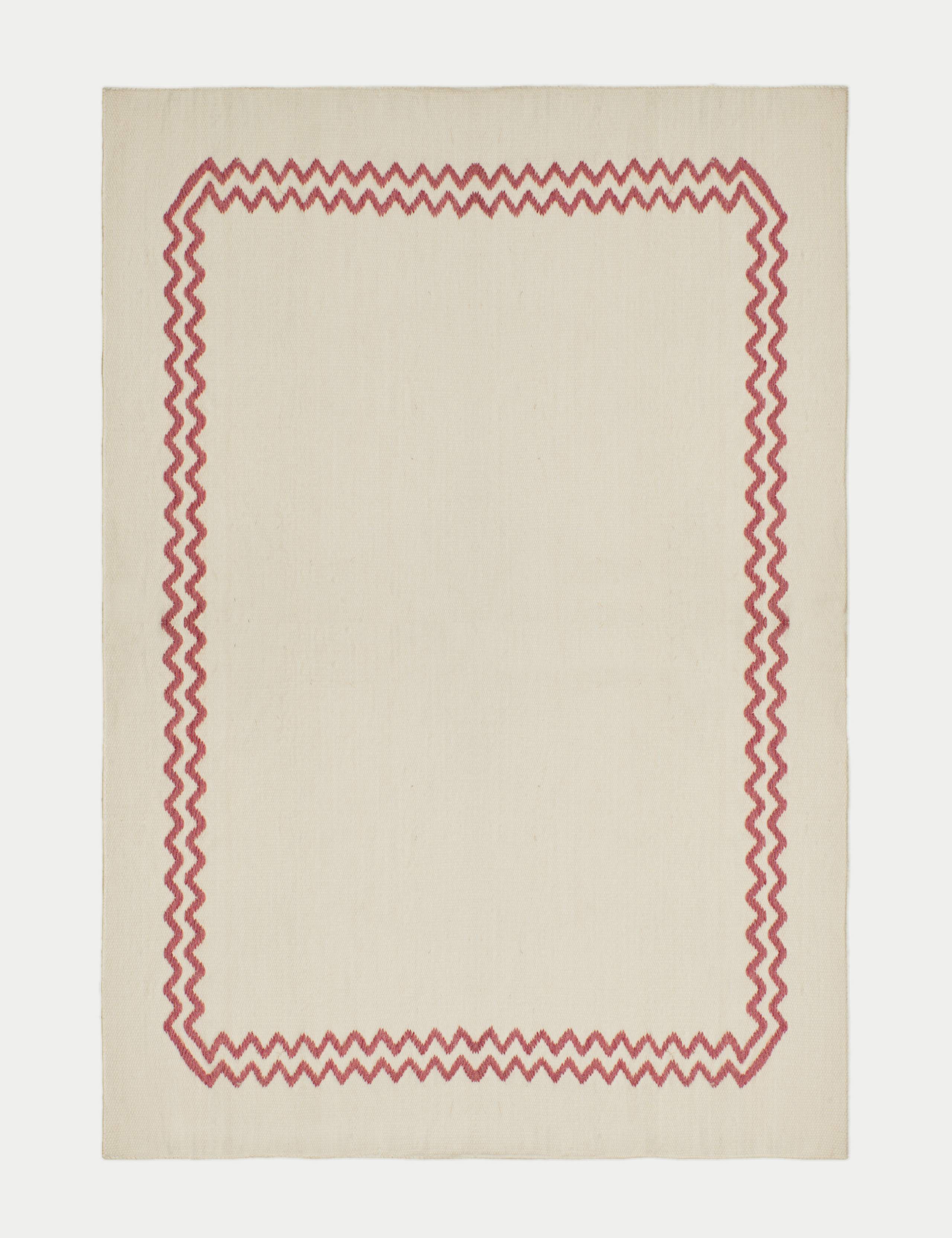 Wool Rich Scallop Rug 2 of 4