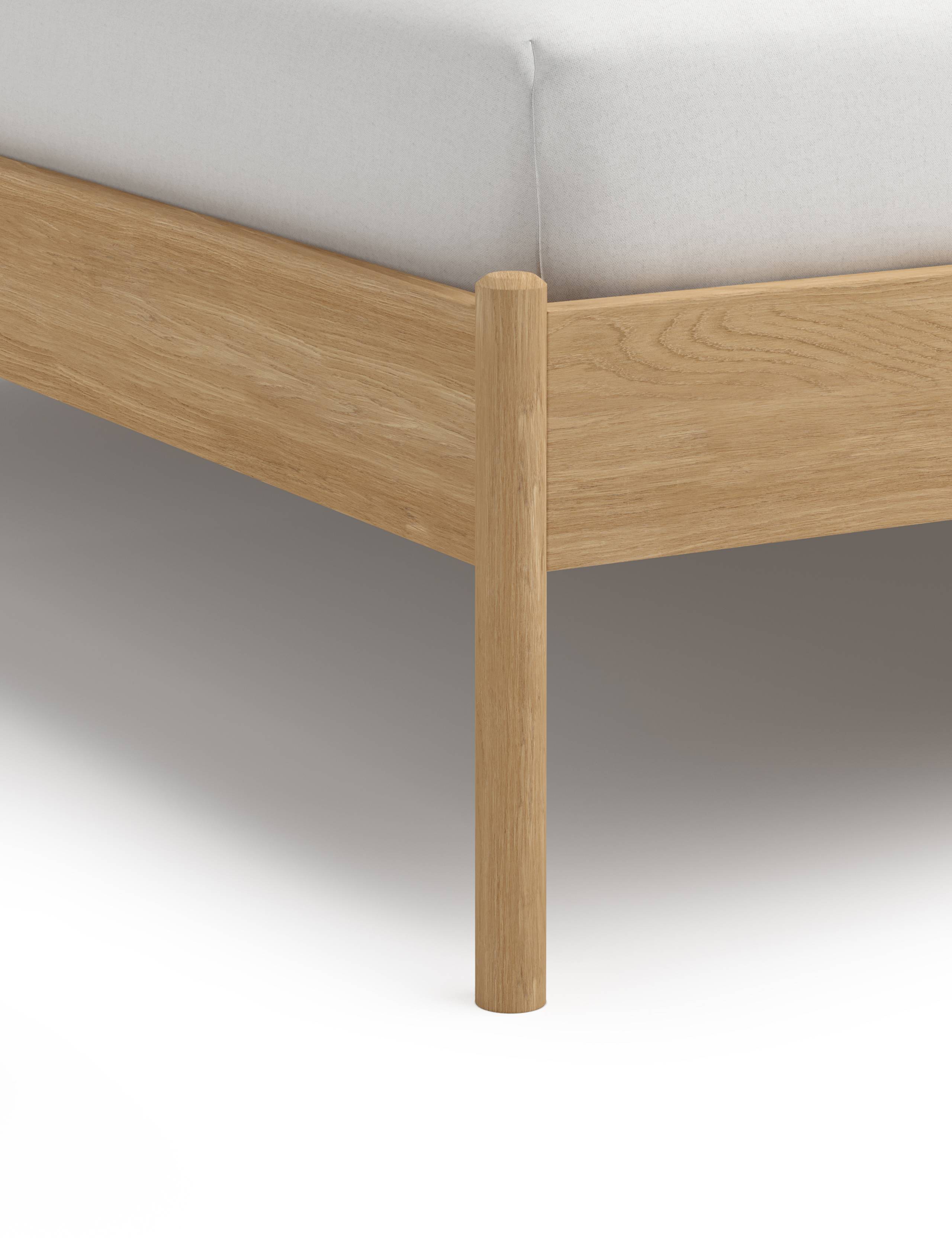 Newark Spindle Bed 4 of 6
