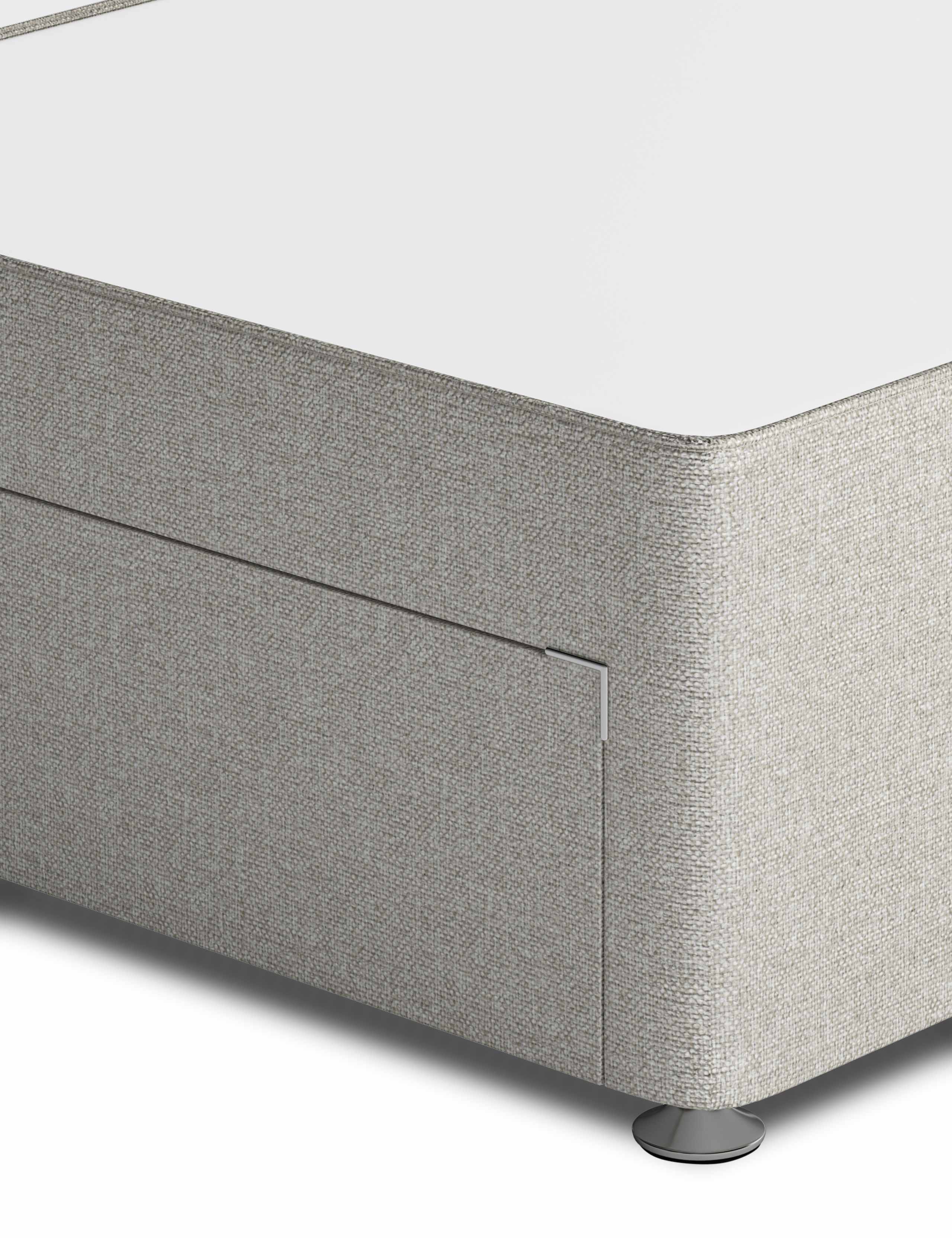 Classic Sprung 2+2 Drawer Divan 3 of 6