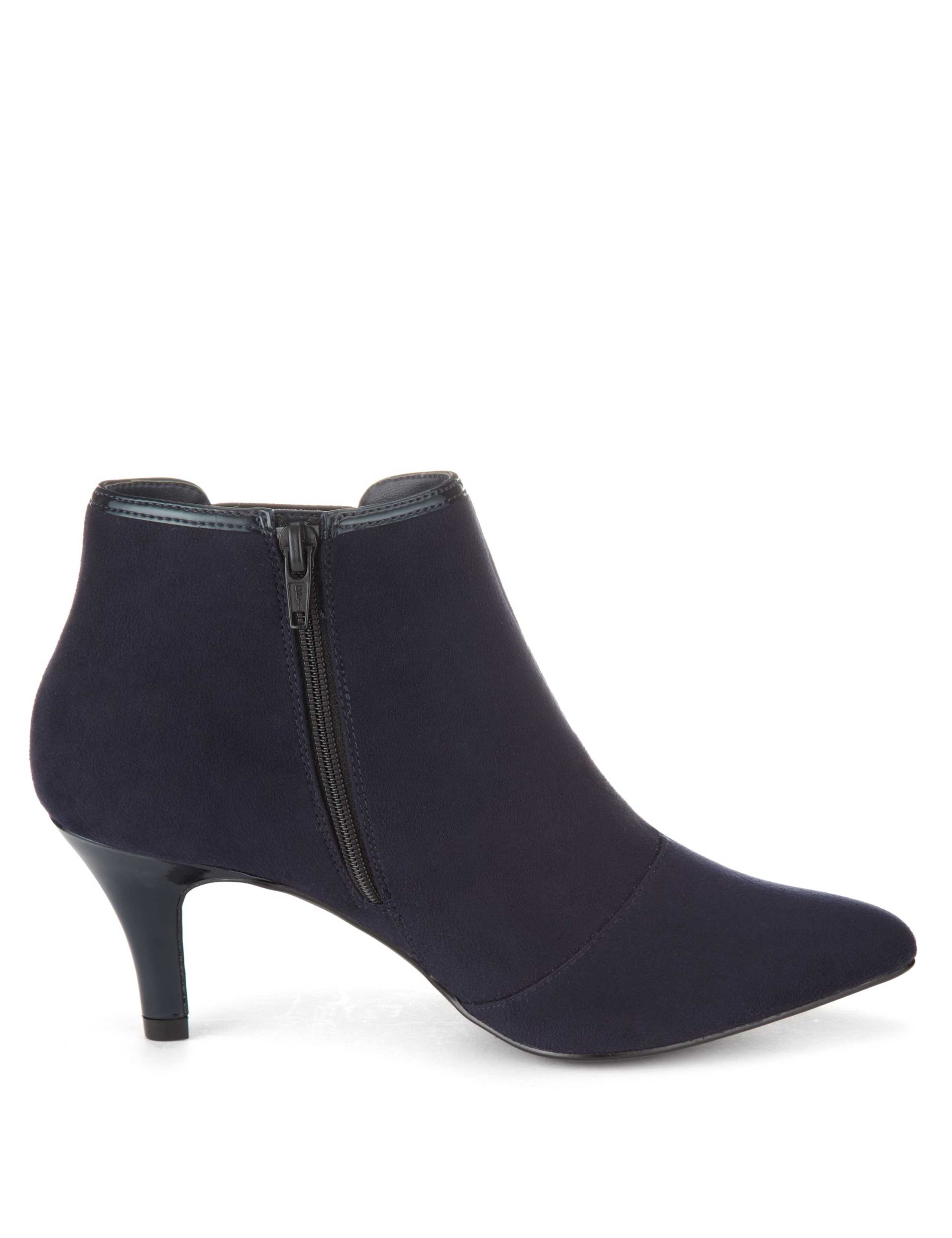 Almond Toe Chelsea Boots 3 of 4