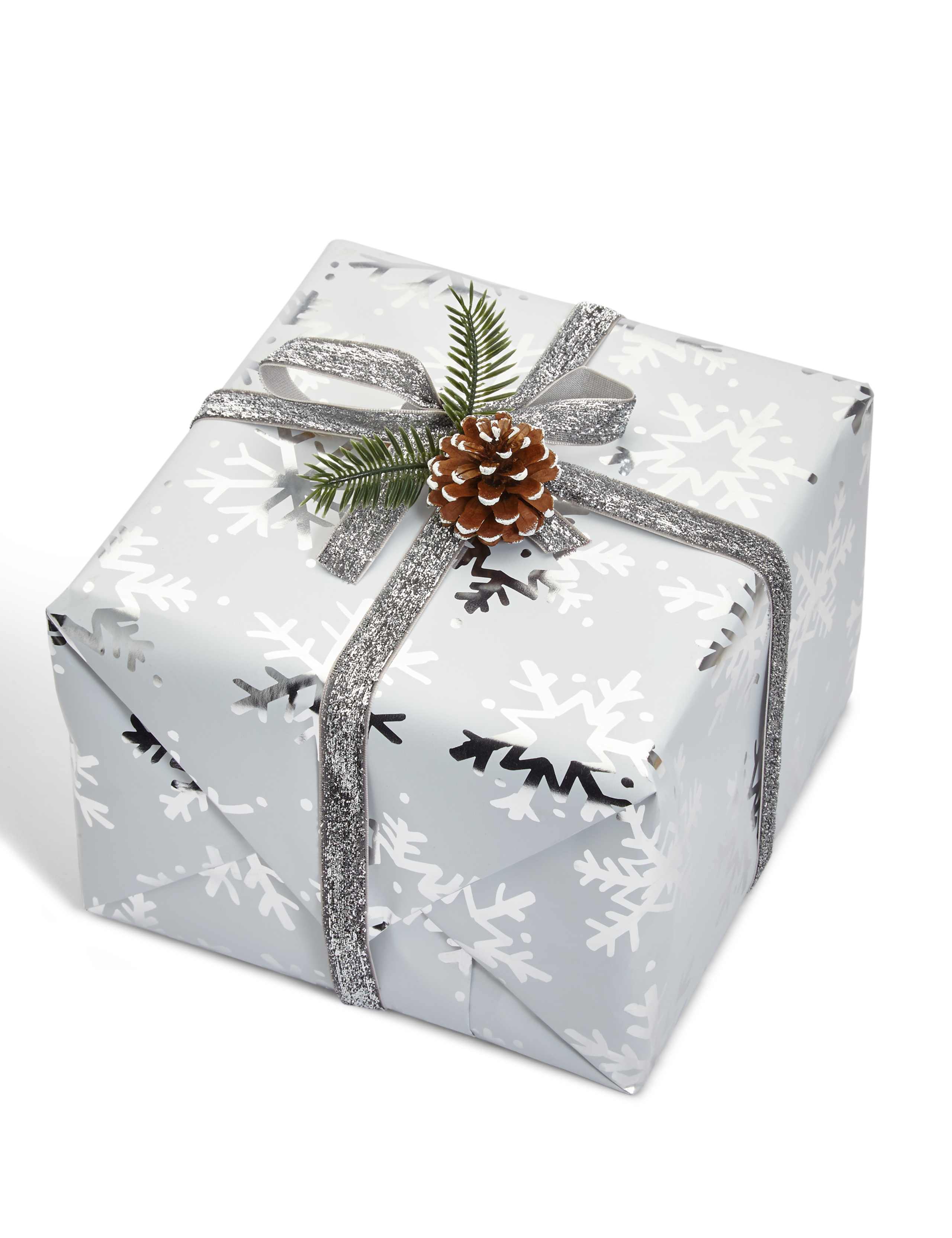 Nordic Noel 3 Pine Cone Present Toppers 3 of 3