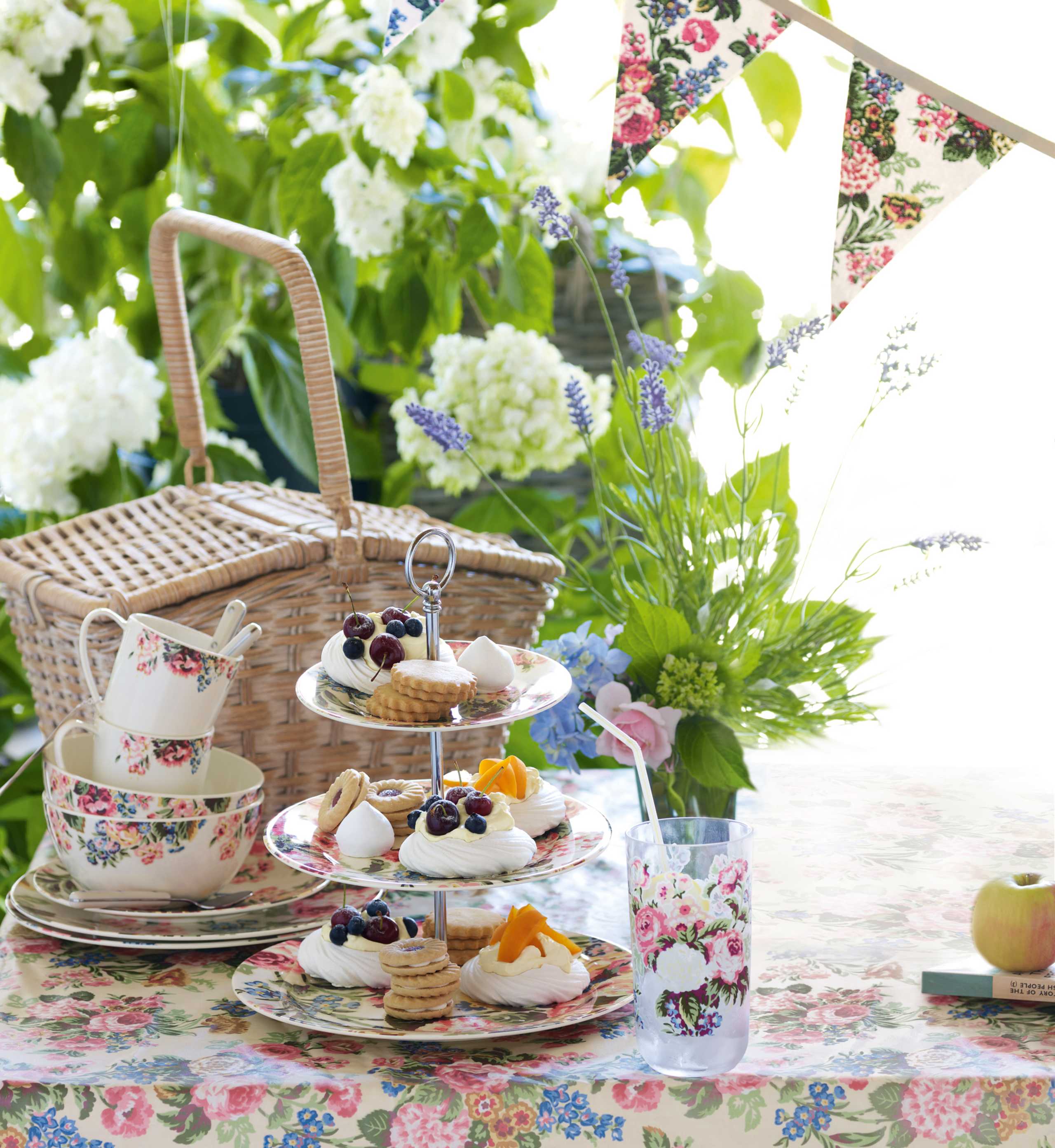 Country Garden Floral Dinner Plate 2 of 2