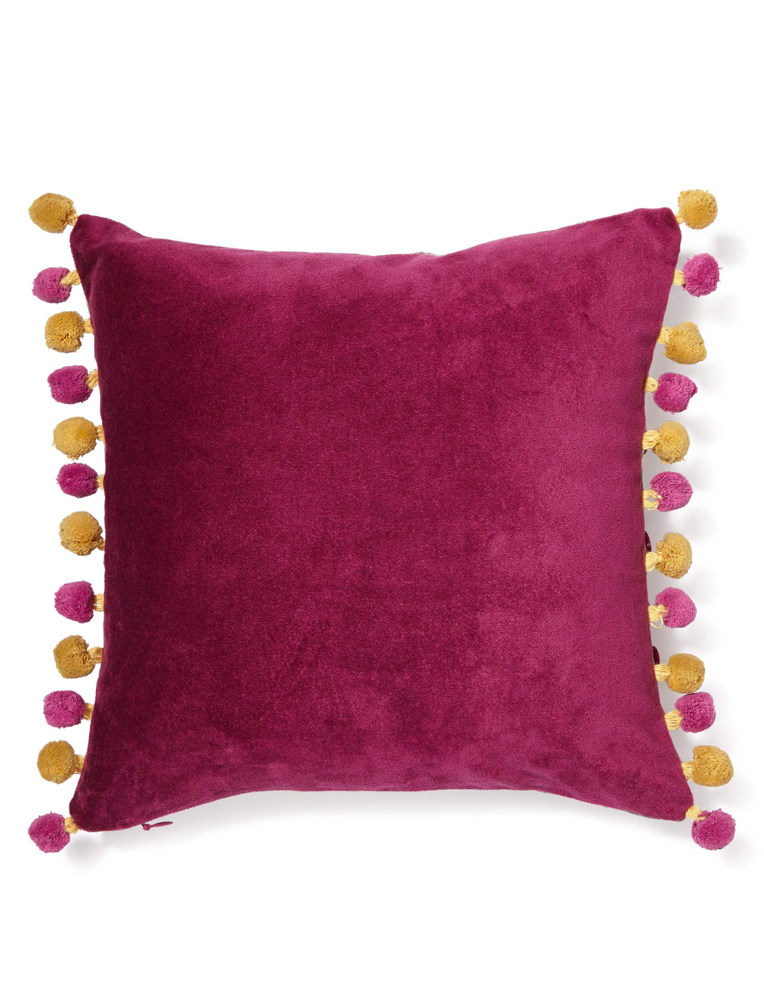 Alphabet R Cushion 2 of 2