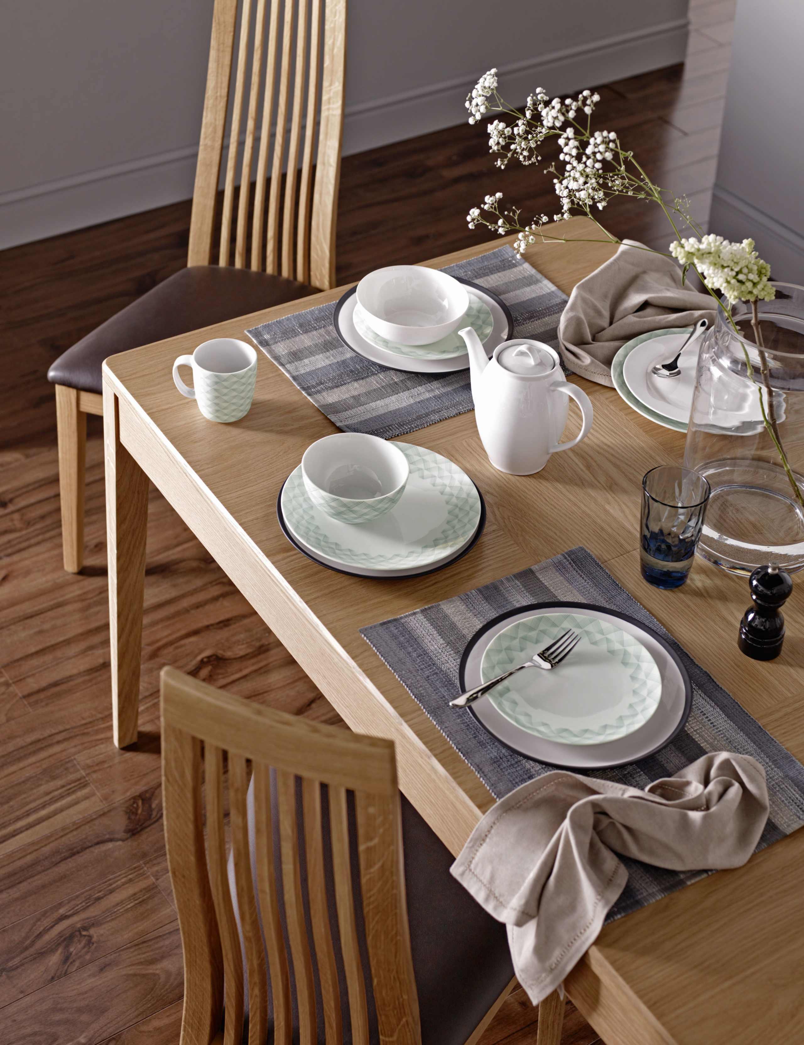 Wexford Extending Dining Table 6 of 6