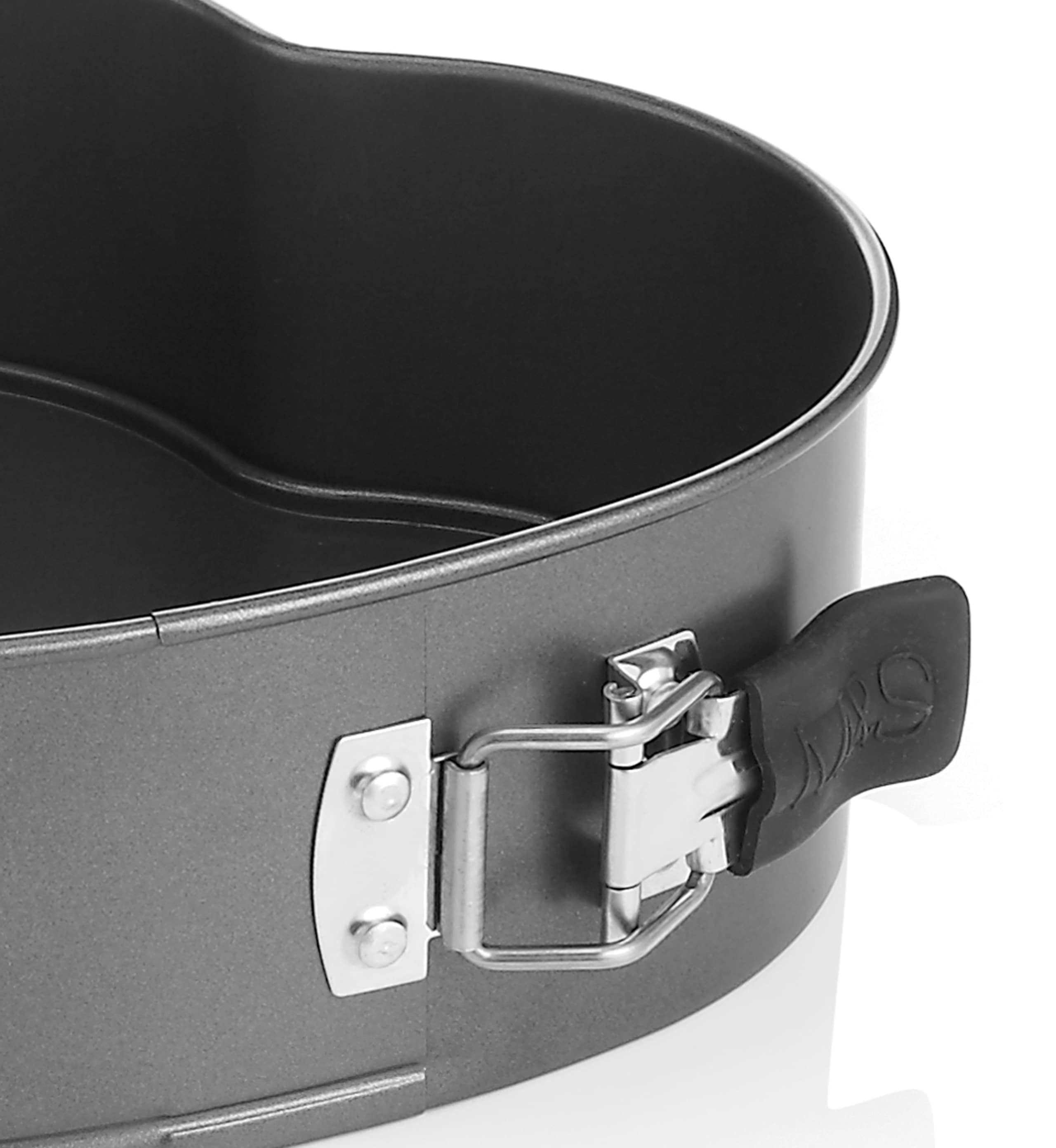 Professional Springform Heart Cake Tin 2 of 3