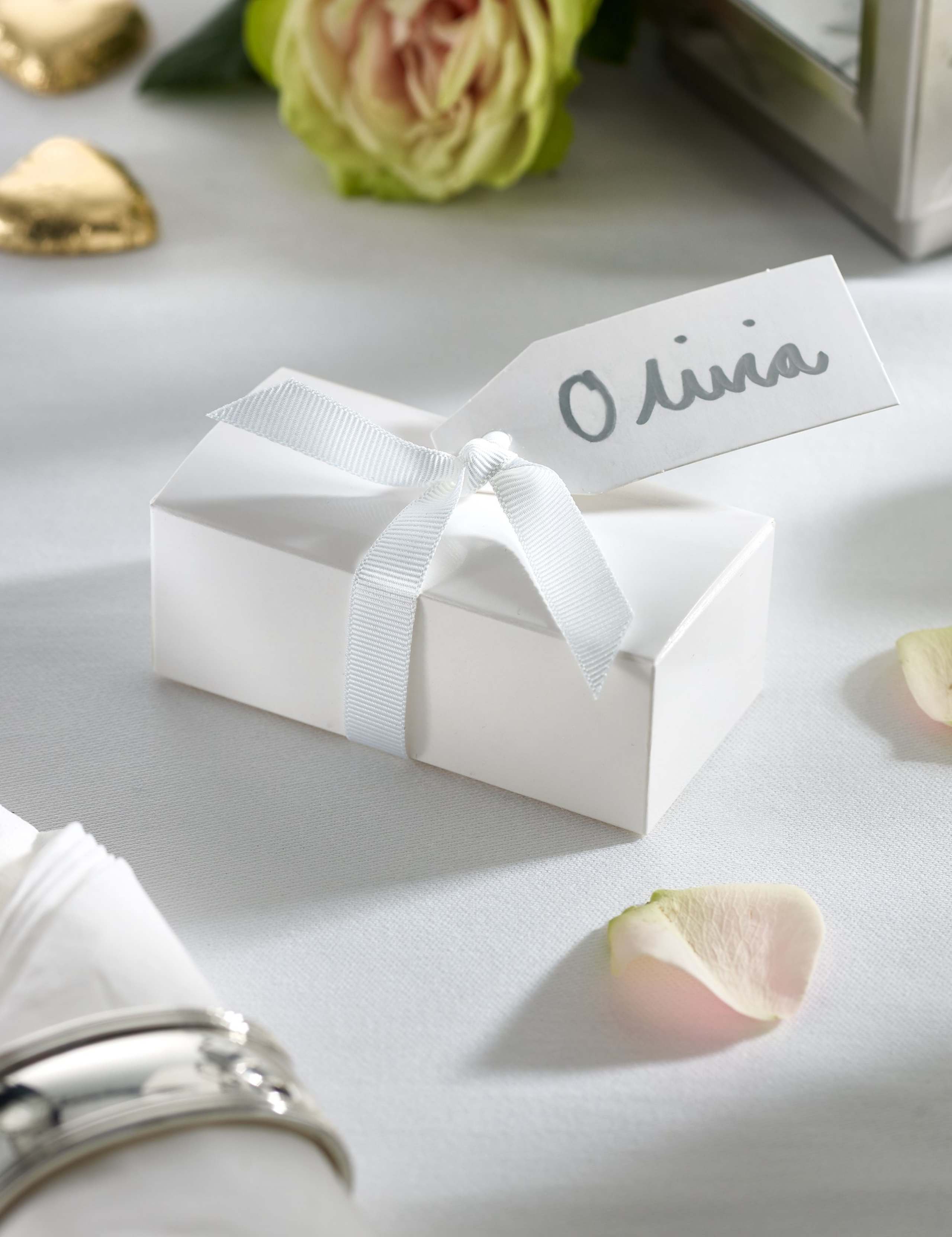 Gold Milk Chocolate Heart Wedding Favours in a White Box with White Ribbon - Pack of 25 1 of 6